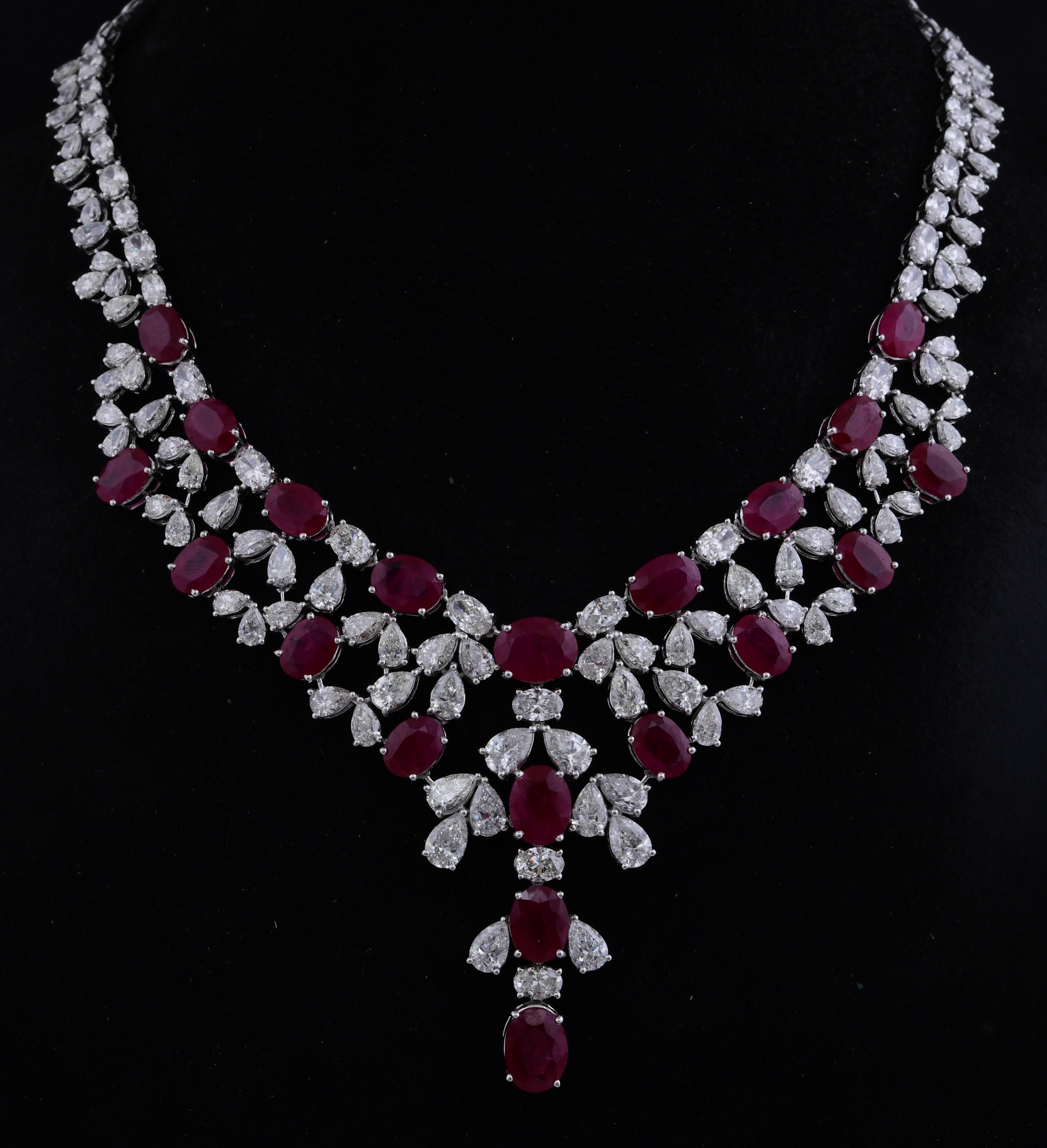 42,19 Quilates Rubí Ovalado 27,96 Quilates SI/H Diamante Pera Collar de Oro Blanco de 14 Quilates Corte oval en venta