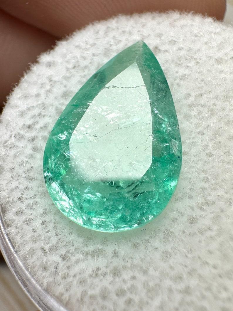 Moderno 4,22 Carati 16x10 Smeraldo colombiano verde bluastro - Taglio a pera maggio in vendita