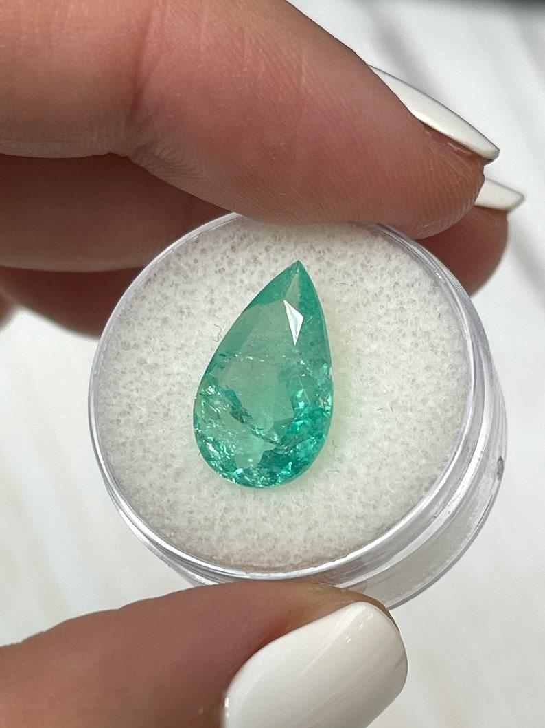 Donna 4,22 Carati 16x10 Smeraldo colombiano verde bluastro - Taglio a pera maggio in vendita