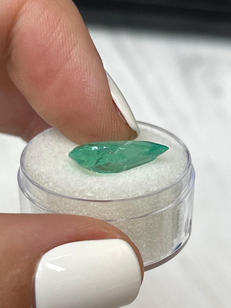 4,22 Carati 16x10 Smeraldo colombiano verde bluastro - Taglio a pera maggio in vendita 3
