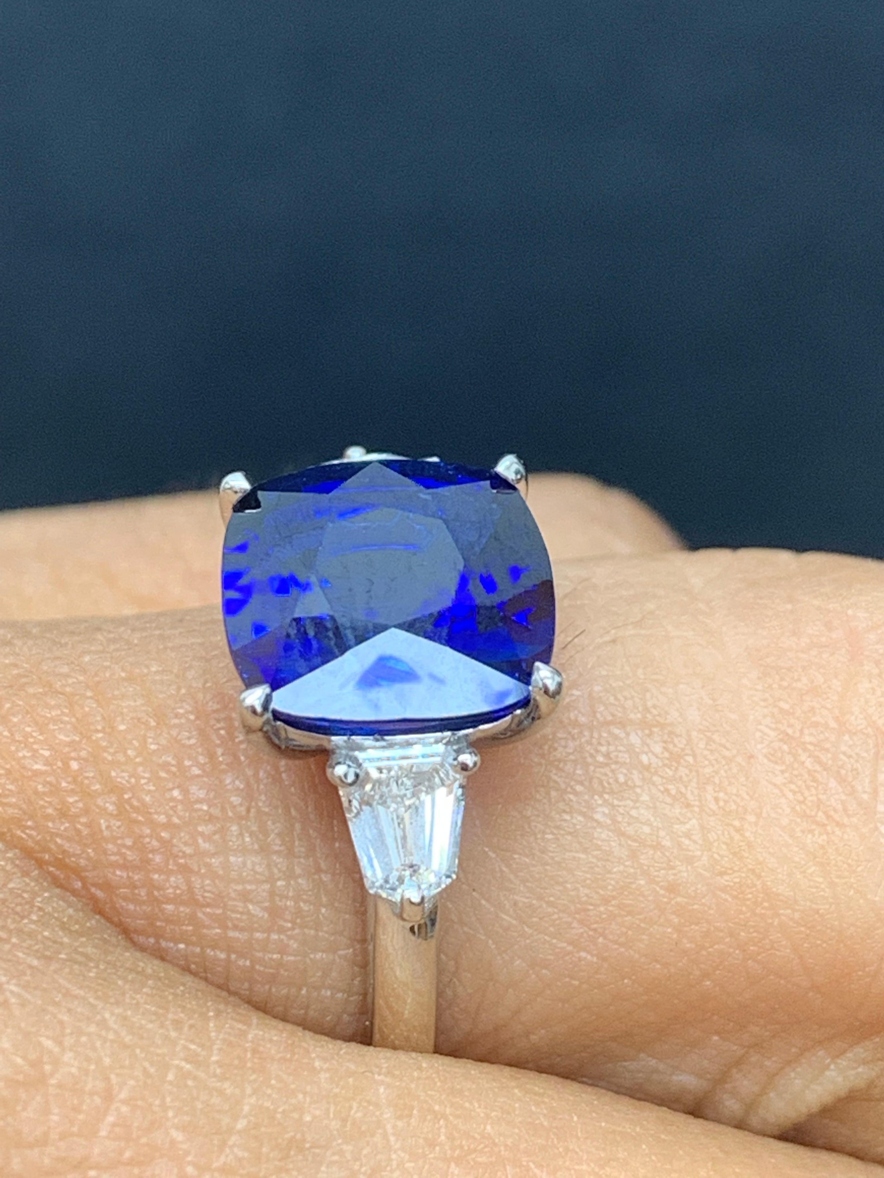 4.22 Carat Cushion Cut Blue Sapphire Diamond Three-Stone Ring in Platinum For Sale 2