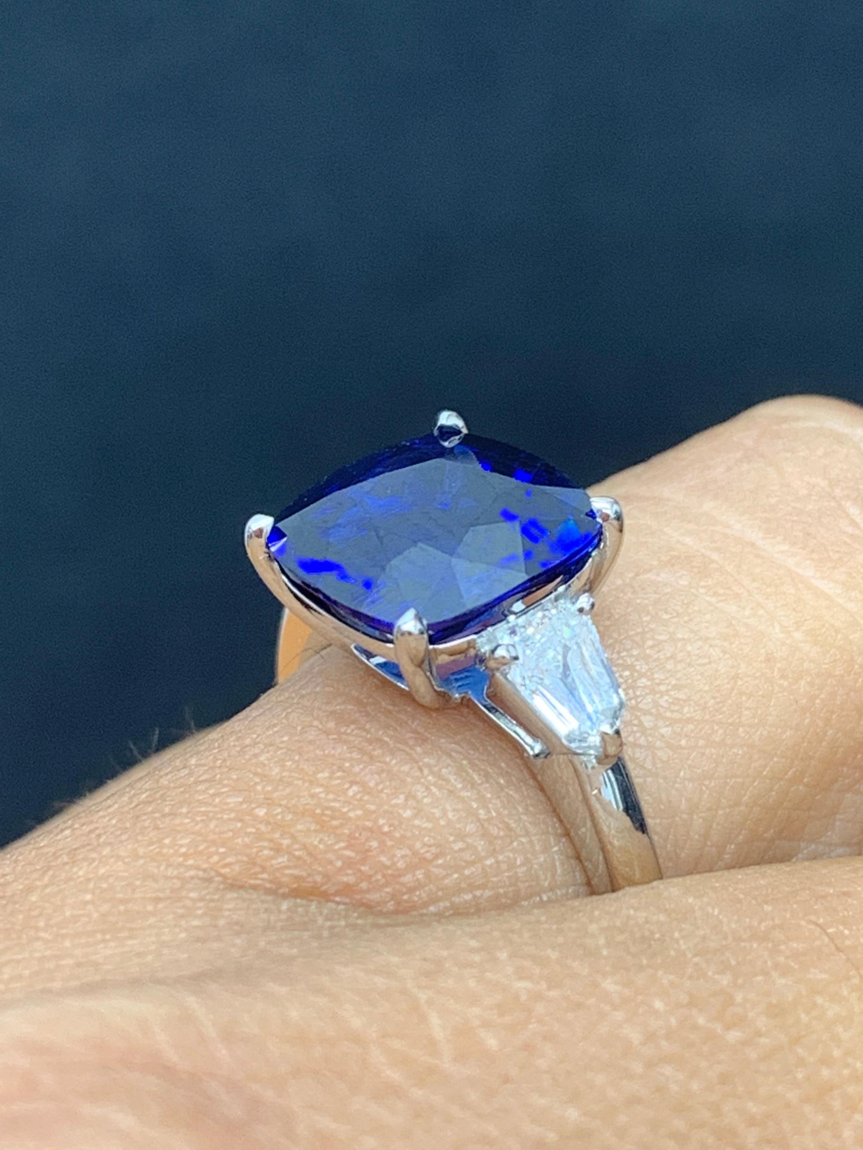 4.22 Carat Cushion Cut Blue Sapphire Diamond Three-Stone Ring in Platinum For Sale 1