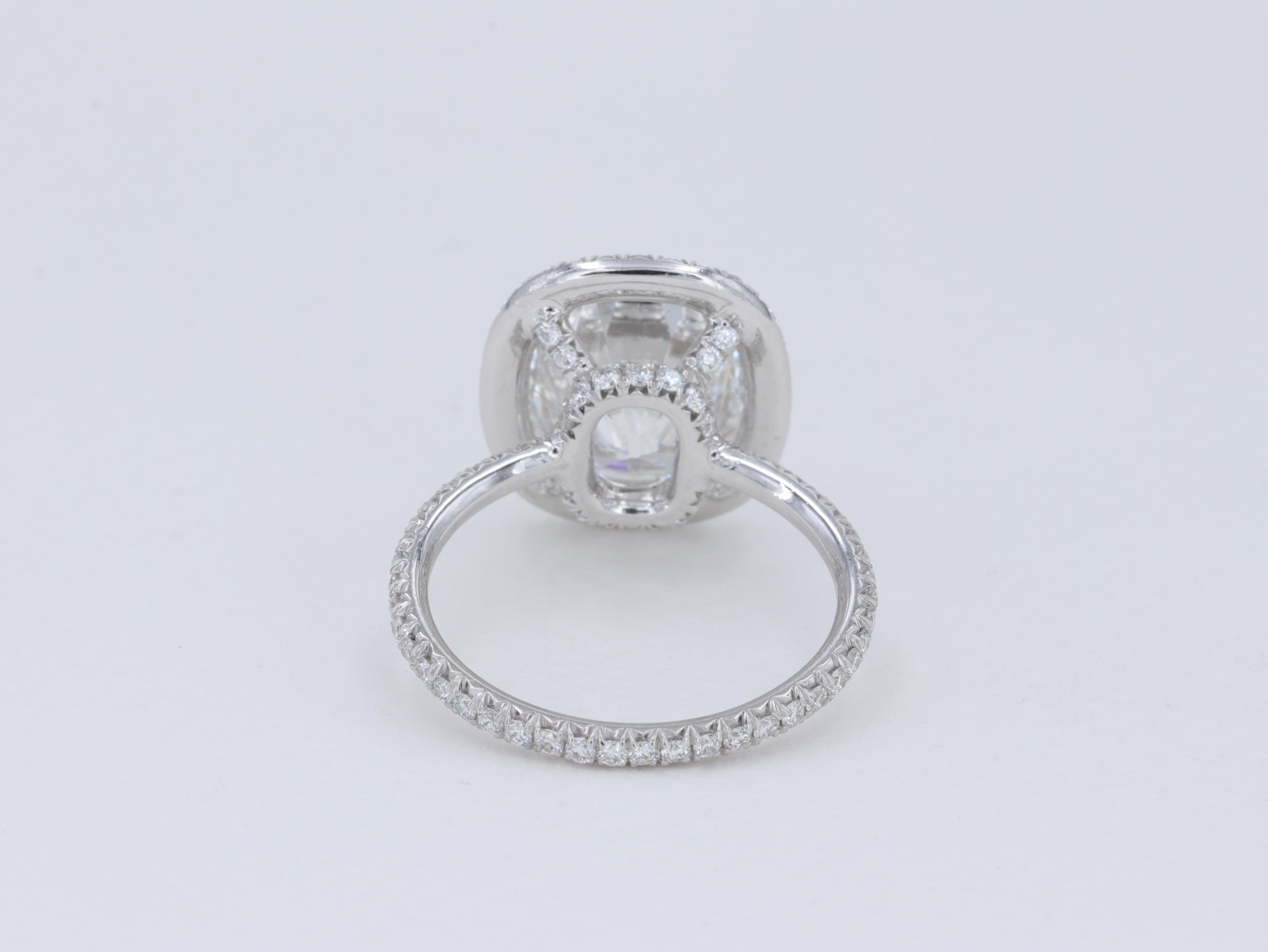 4,22 Karat Diamant im Kissenschliff Brillantschliff Diamant Verlobungsring Platin Halo im Angebot 5