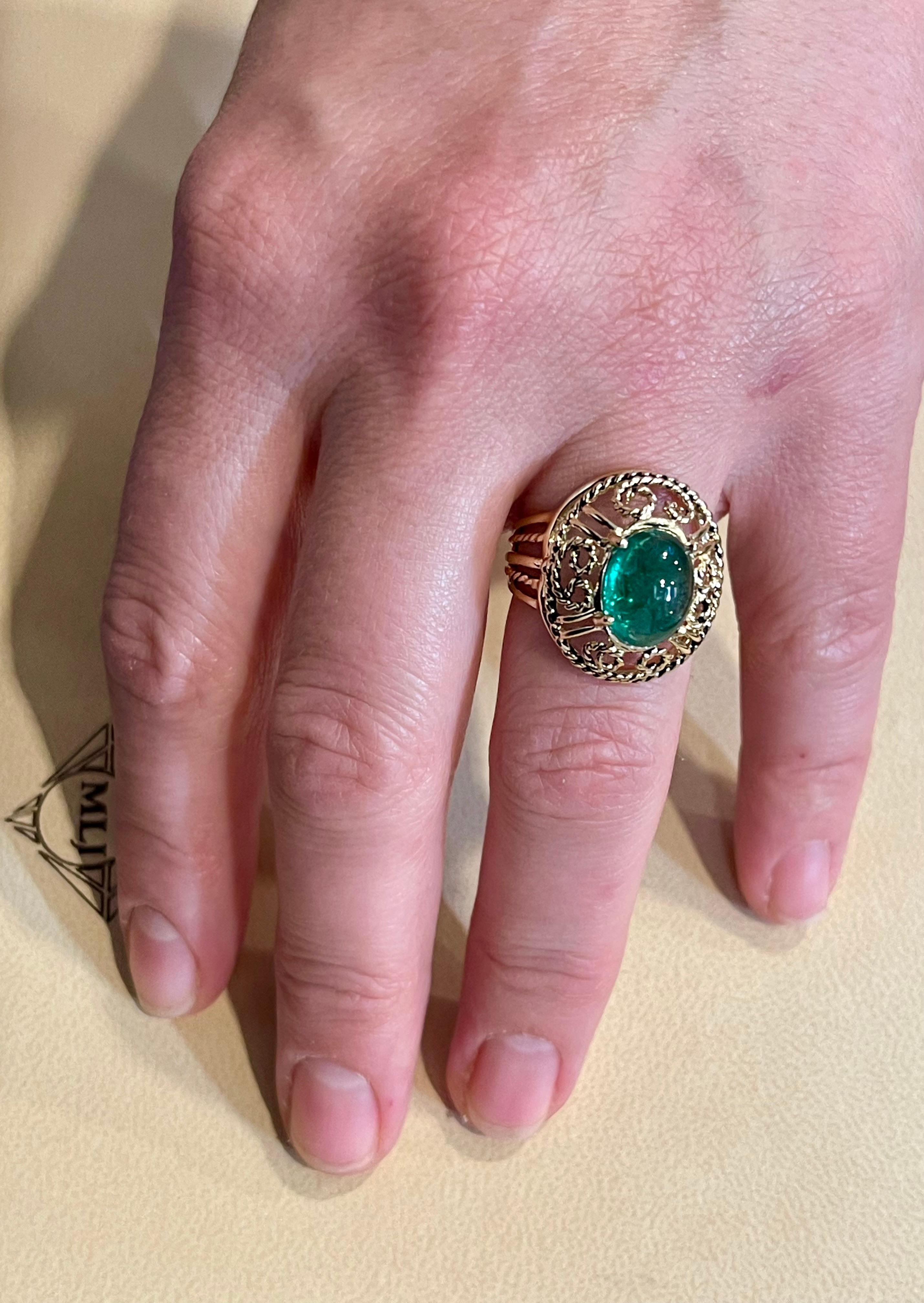 Smaragd-Cabochon-Cocktailring aus 14 Karat Gelbgold mit 4,22 Karat, Vintage 11