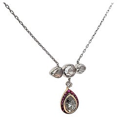 Collier pendentif en or 18 carats 4,22 carats diamant taille rose 0,50 carat saphir