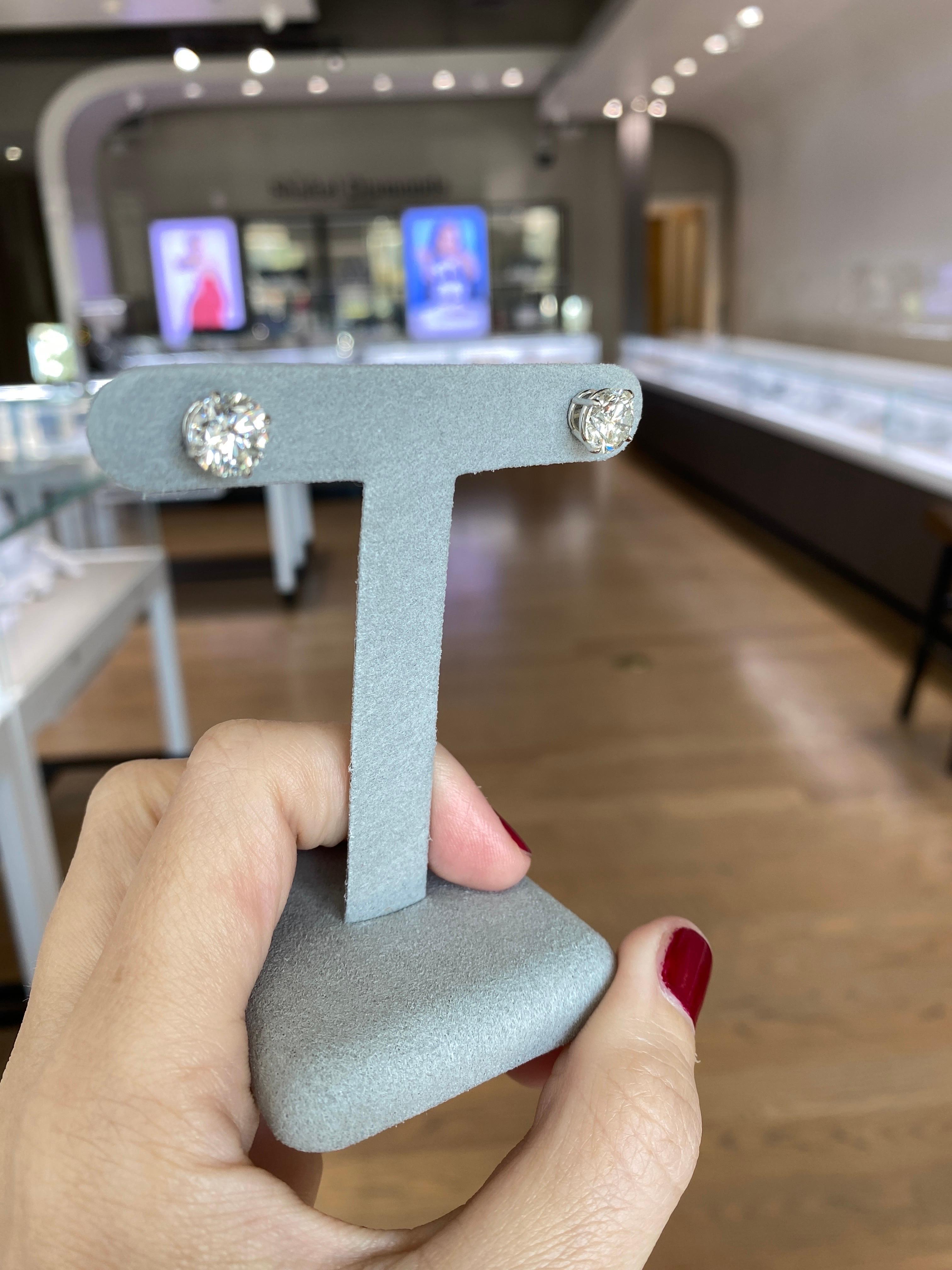 4,22 Karat Gesamtgewicht Natürliche runde Diamant-Ohrstecker (Rundschliff)