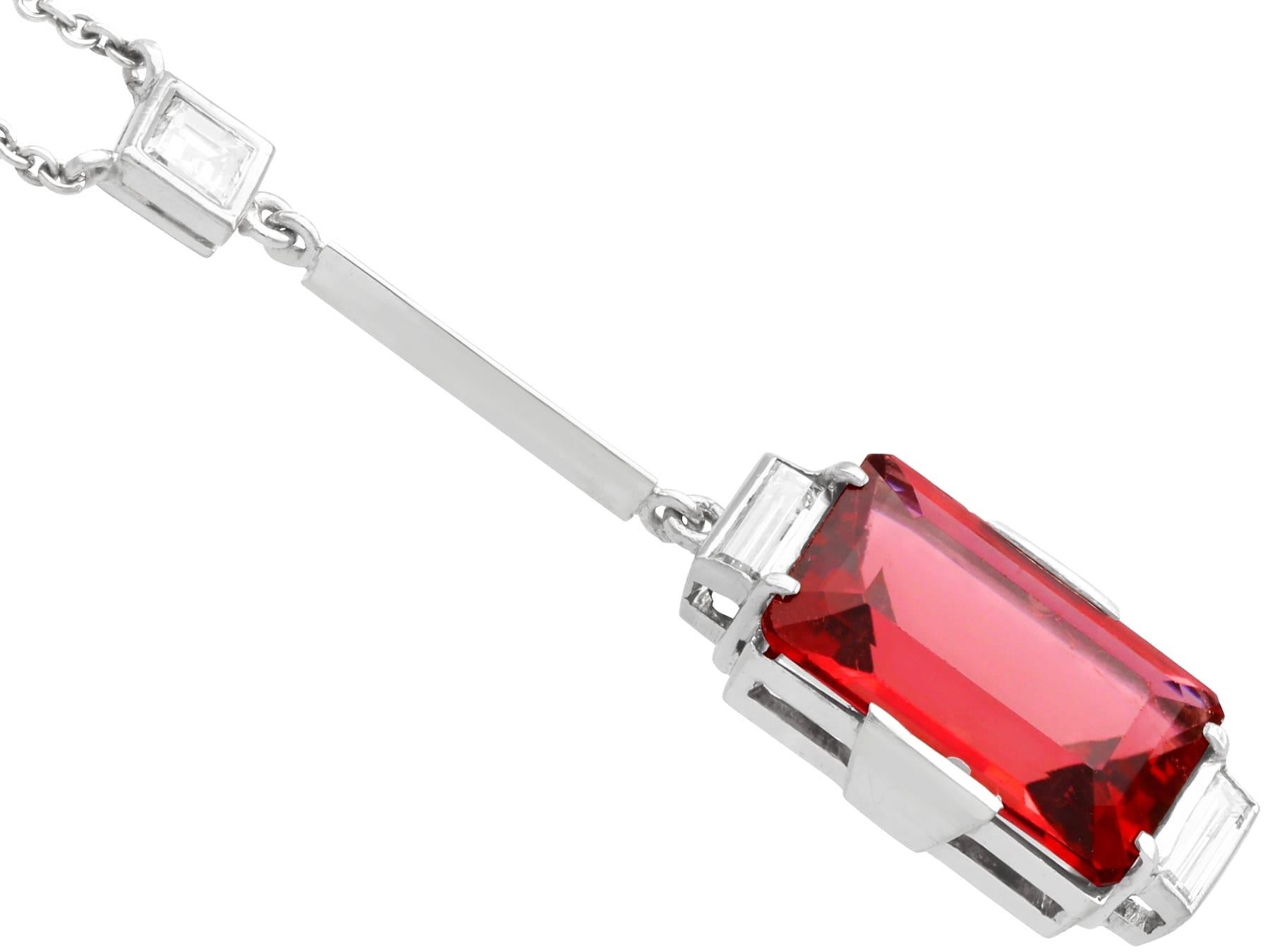 Pendentif Art déco en or blanc 18 carats avec tourmaline de 4,22 carats et diamants de 0,23 carat Excellent état - En vente à Jesmond, Newcastle Upon Tyne