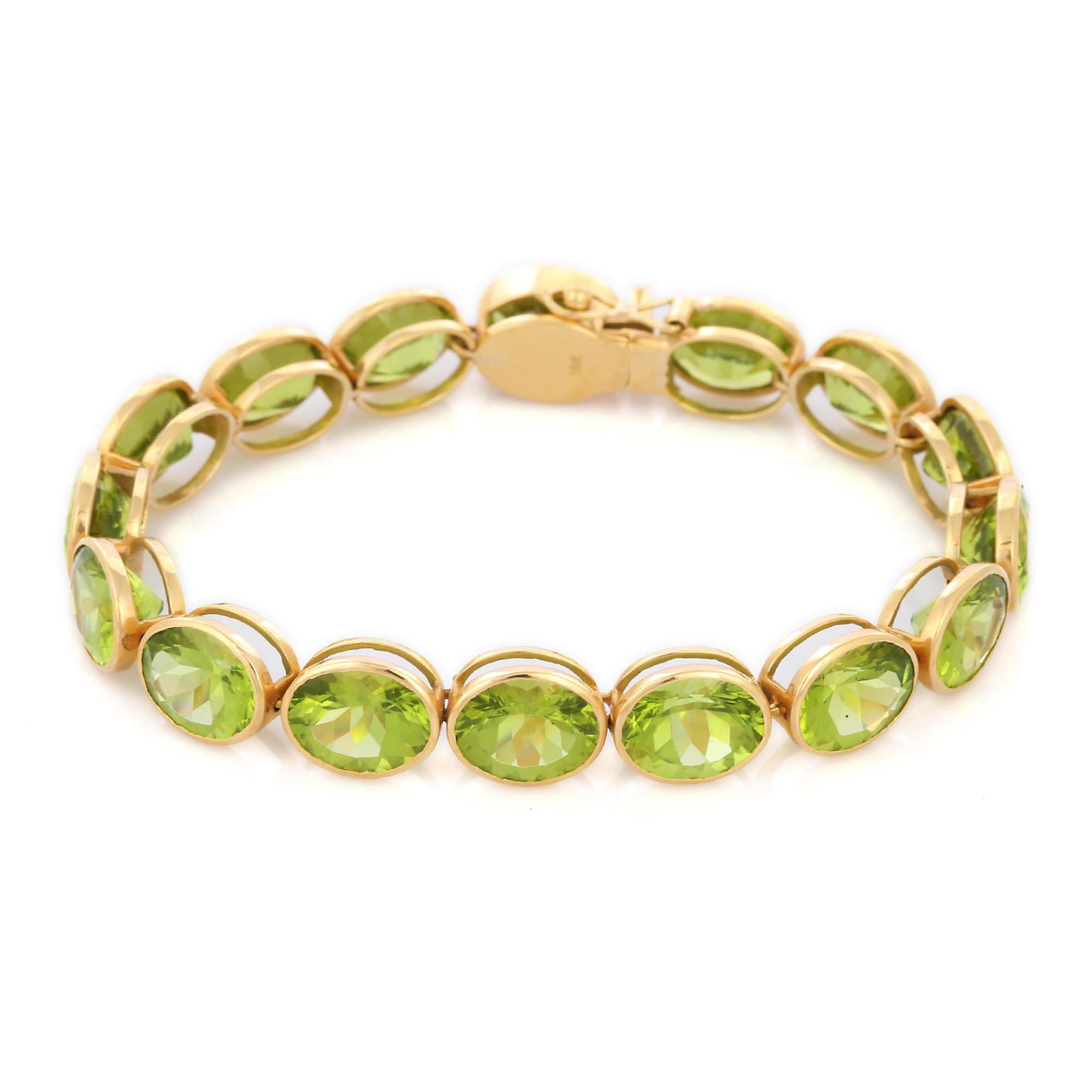 42.2 Karat Peridot-Tennisarmband aus 18 Karat Gelbgold im Zustand „Neu“ im Angebot in New York, NY