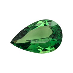 4,221 carati di tsavorite verde a forma di pera dell'Africa orientale certificata da SSEF