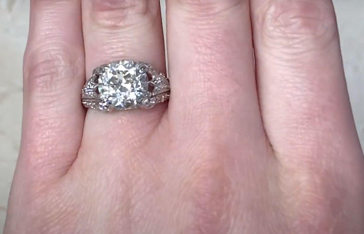 4.22ct Old European Cut Diamond Engagement Ring, Platinum, K Color, VS2 Clarity In Excellent Condition For Sale In New York, NY