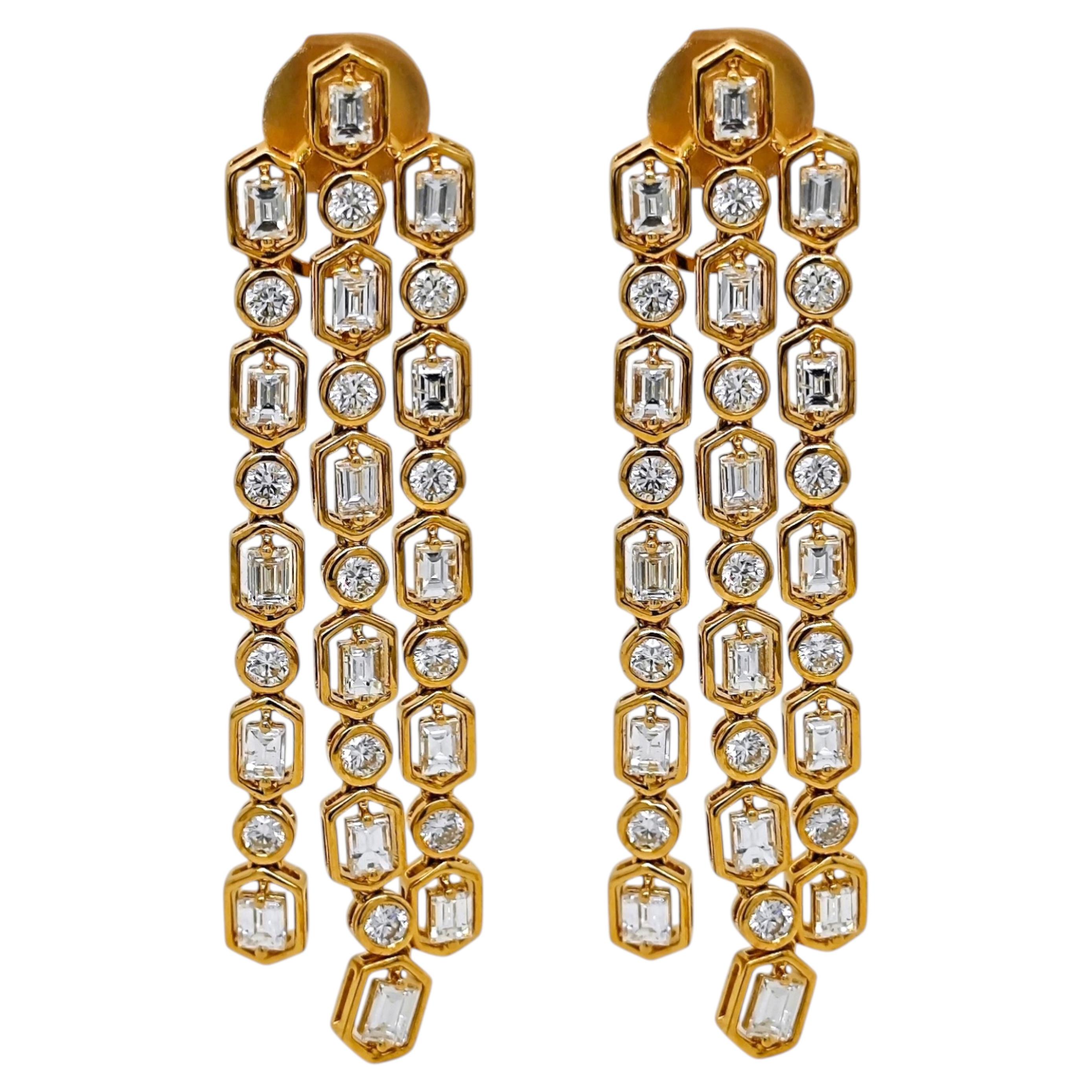 4.23 Carat Diamond Yellow Gold Earrings For Sale