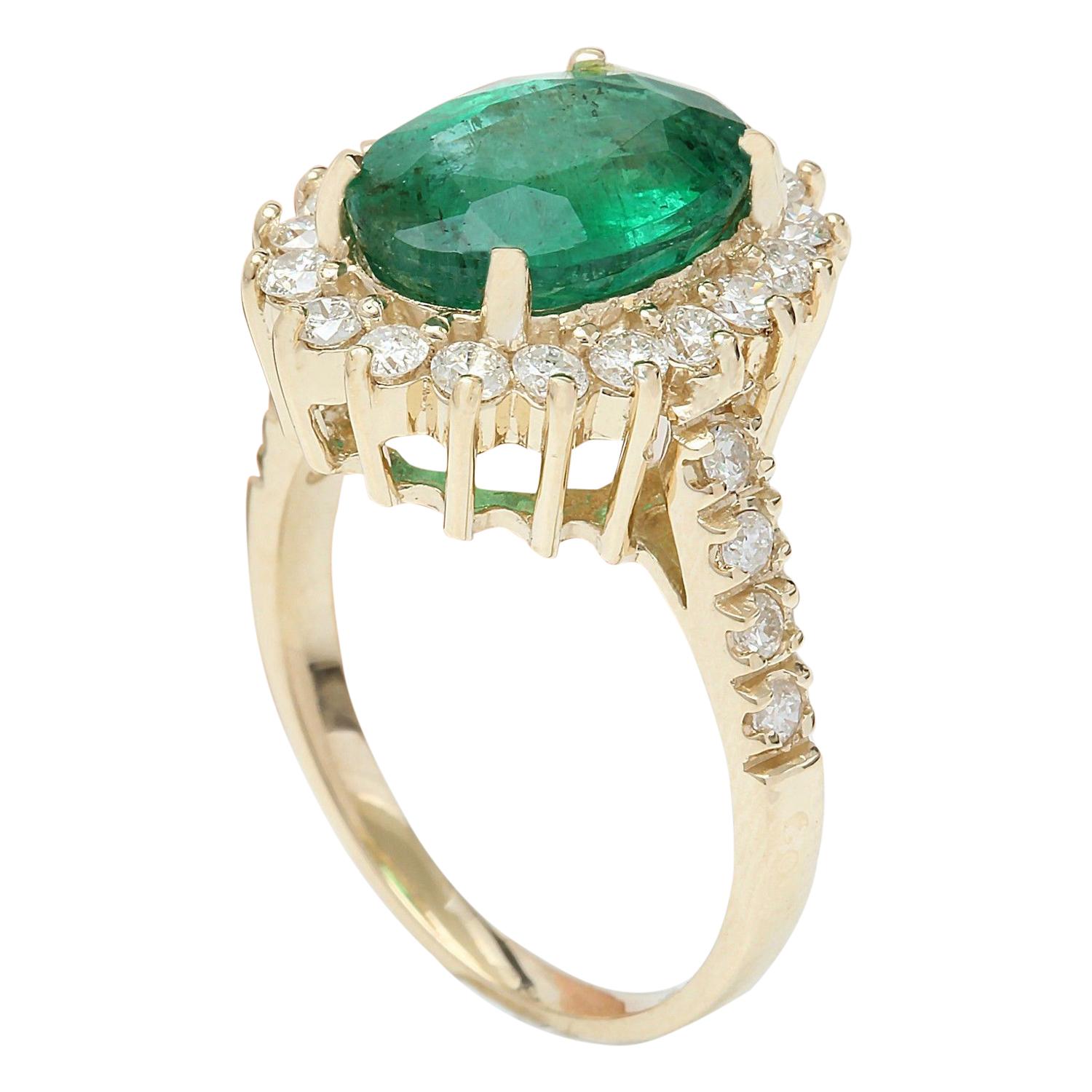 Natural Emerald Diamond Ring In 14 Karat Solid Yellow Gold  In New Condition For Sale In Los Angeles, CA