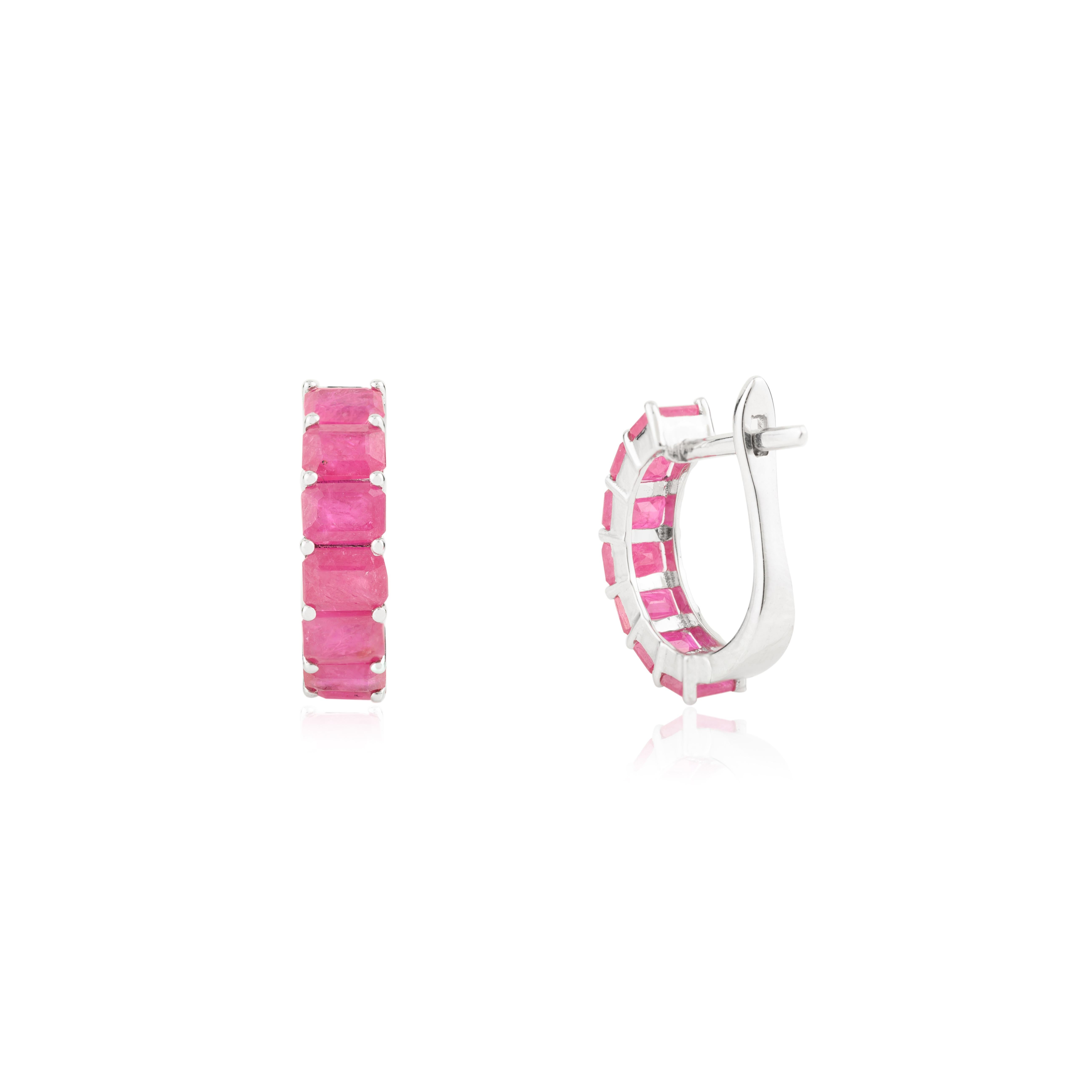 4,23 Carat Octagon Cut Ruby Hoop Earrings in 14k Solid White Gold Feiner Schmuck (Modernistisch) im Angebot