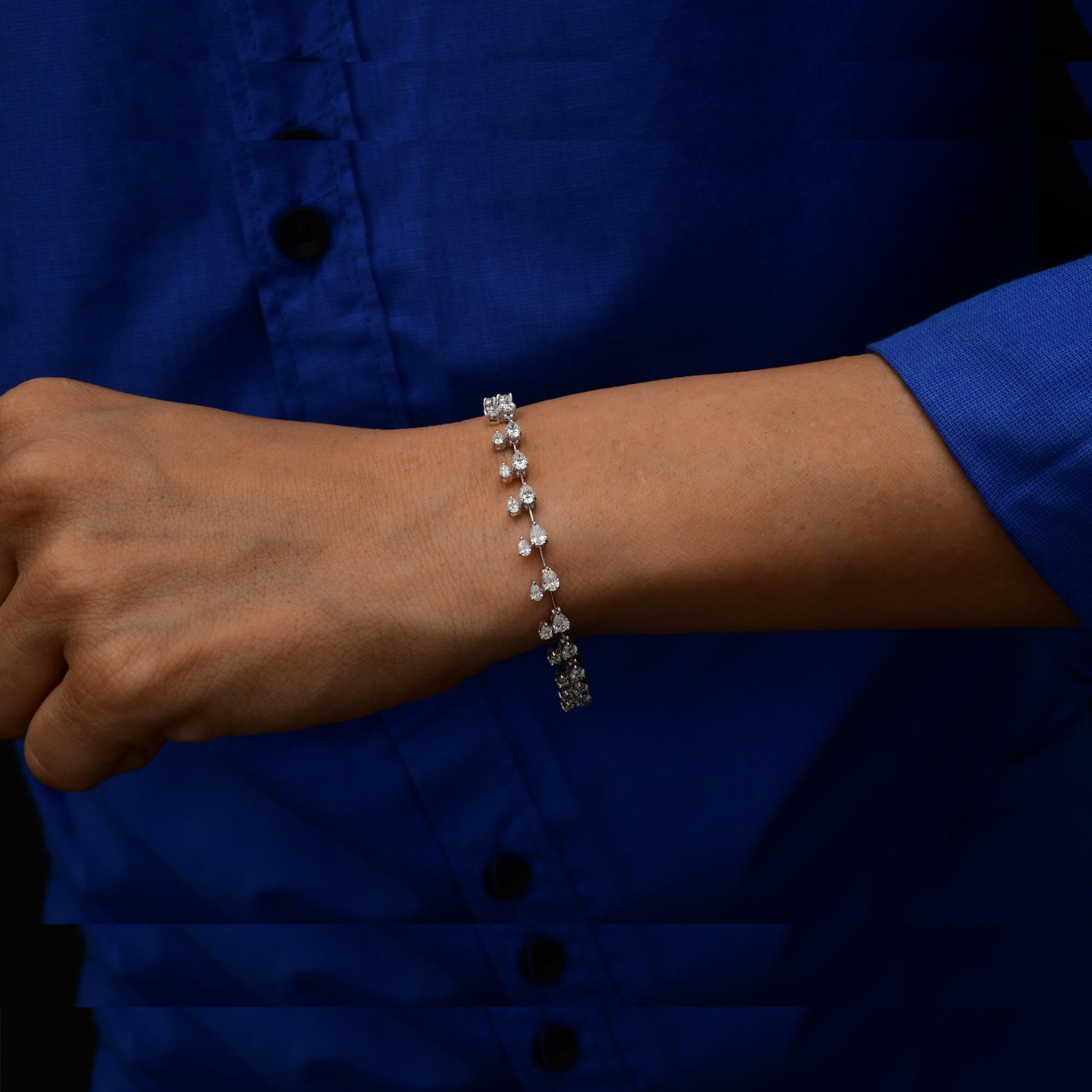 4,23 quilates SI Claridad HI Color Pulsera de diamantes en forma de pera Oro blanco de 18 quilates Moderno en venta