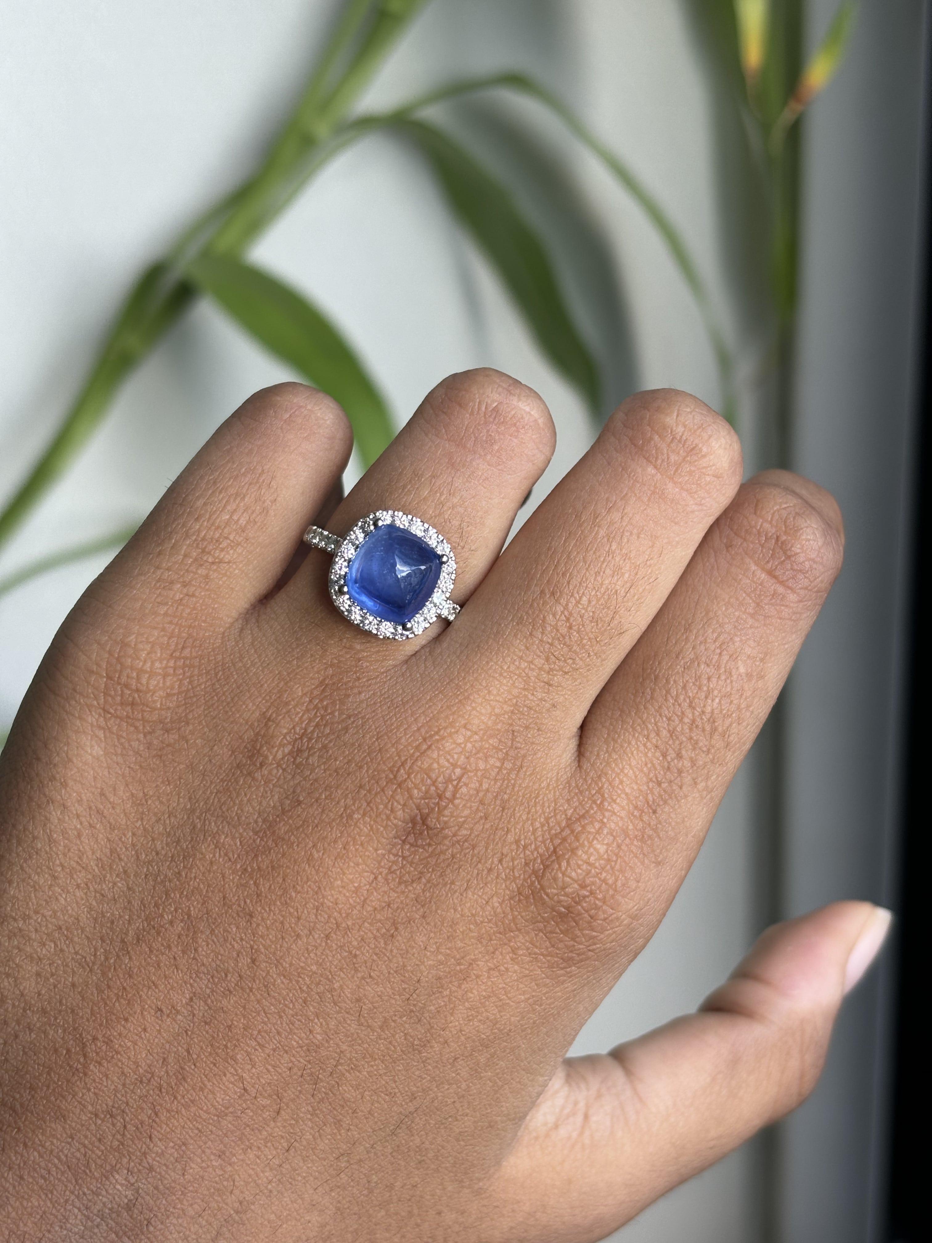 Victorian 4.23 Carat Sugarloaf Ceylon Sapphire Ring with Halo Diamonds in 14K White Gold For Sale