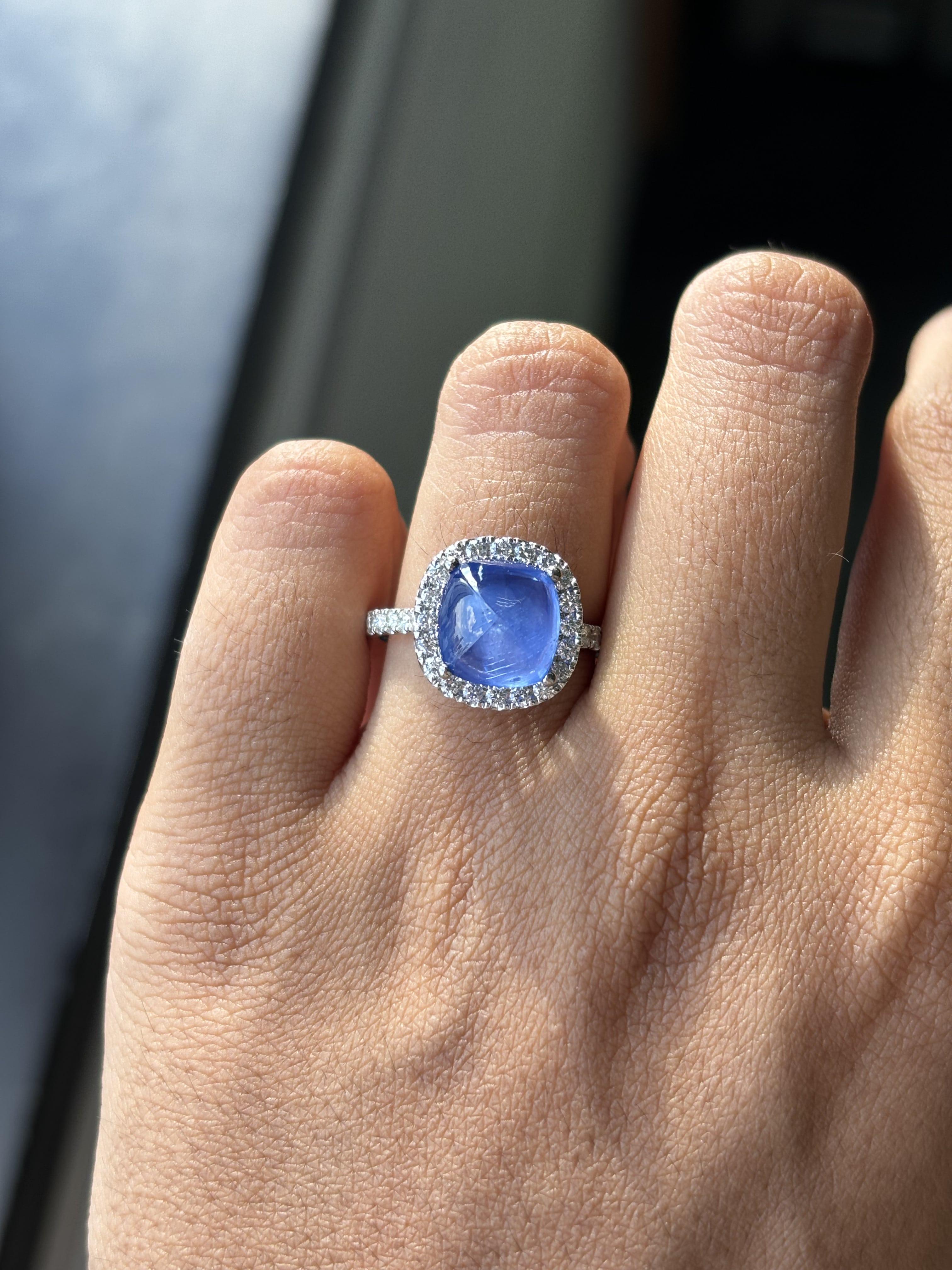 4.23 Carat Sugarloaf Ceylon Sapphire Ring with Halo Diamonds in 14K White Gold For Sale 2