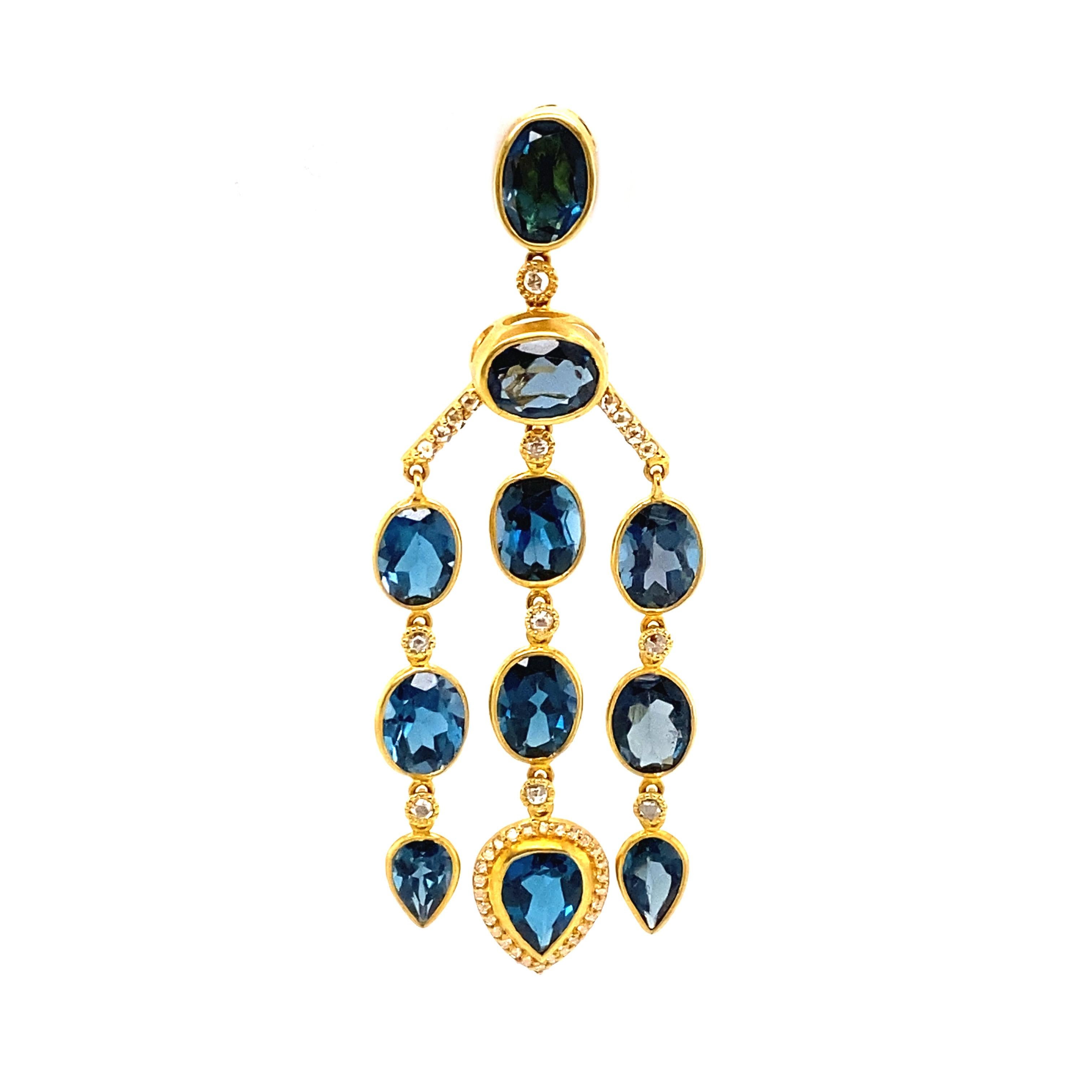 42,33 Karat Mystic Blue Topas Vorhänge-Ohrringe mit Diamanten (Smaragdschliff) im Angebot