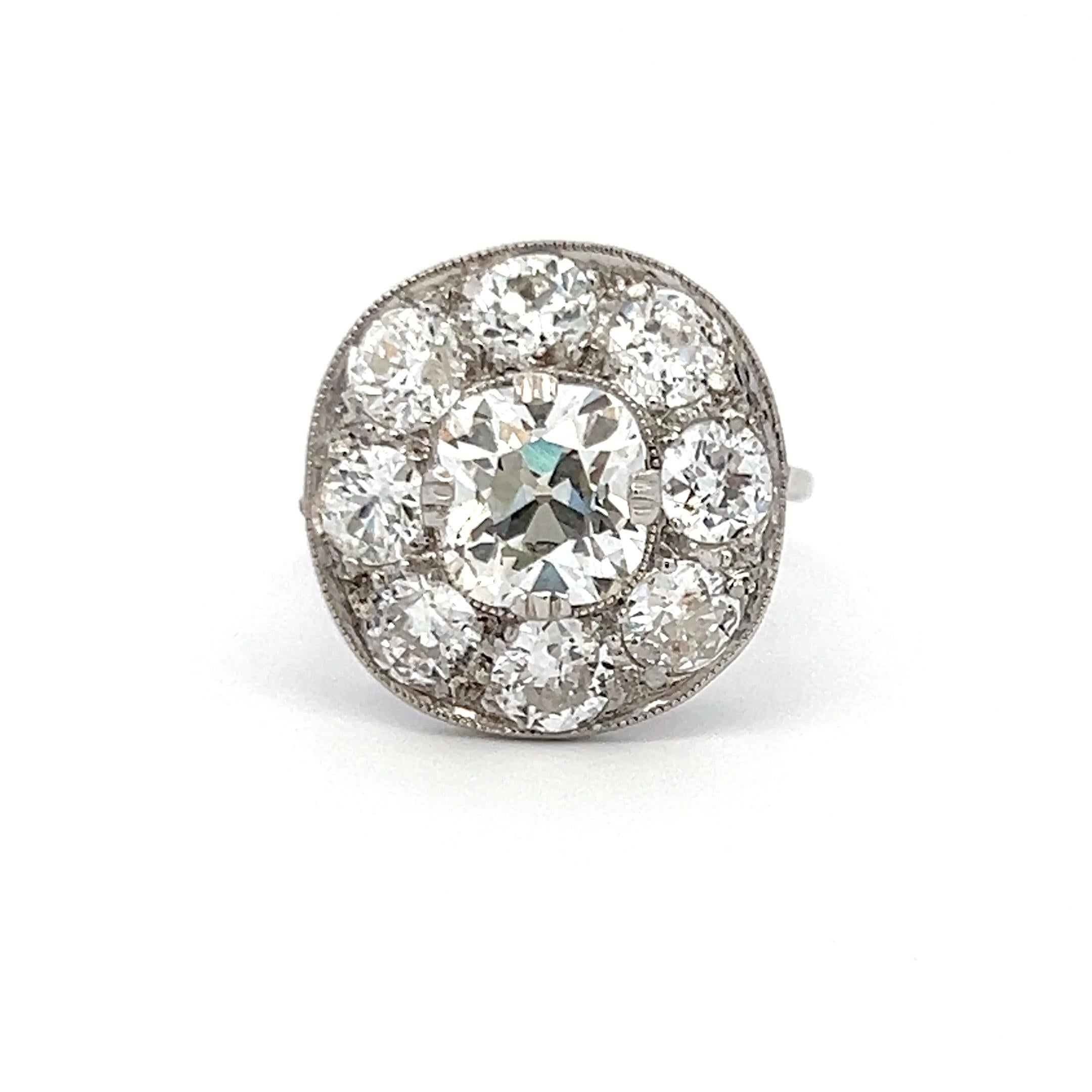 Bague de fiançailles en platine avec diamant coussin de 4,24 carats, brillant et vieux diamant européen en vente 5