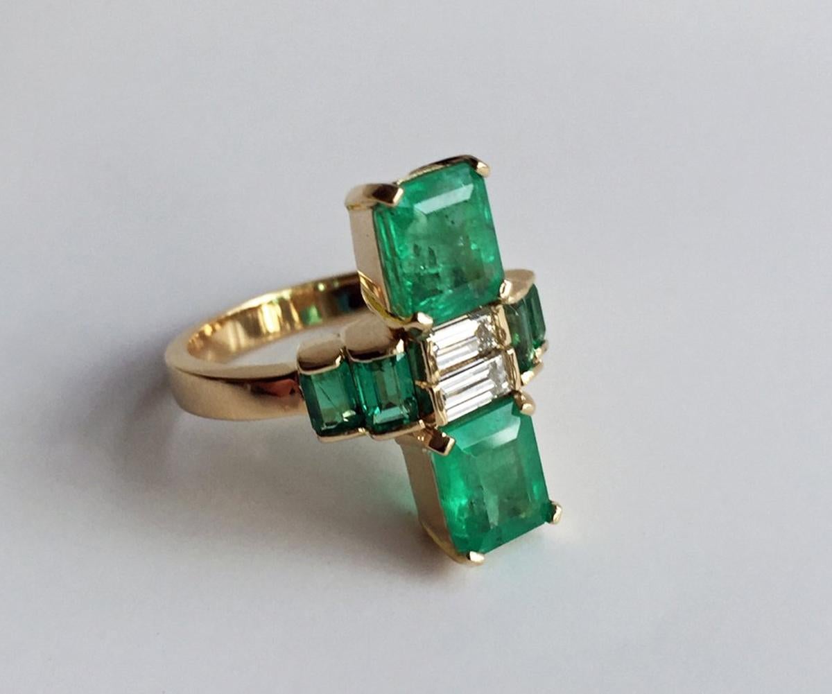 Women's 4.24 Carat Fine Colombian Emerald Diamond Art Deco Style Ring 18K For Sale