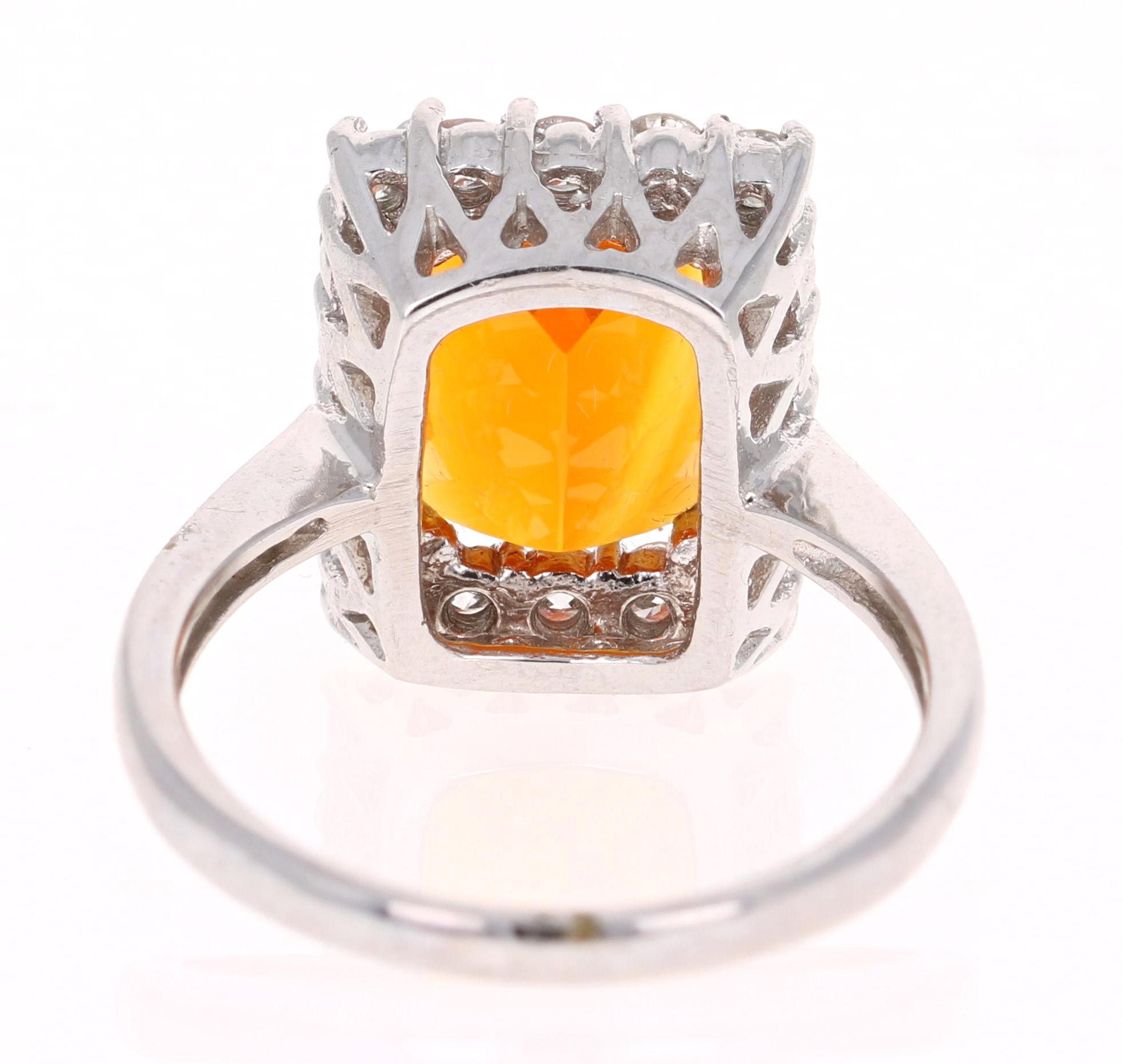 14 Karat Weißgold-Ring mit 4,24 Karat Feueropal und Diamant (Kissenschliff) im Angebot