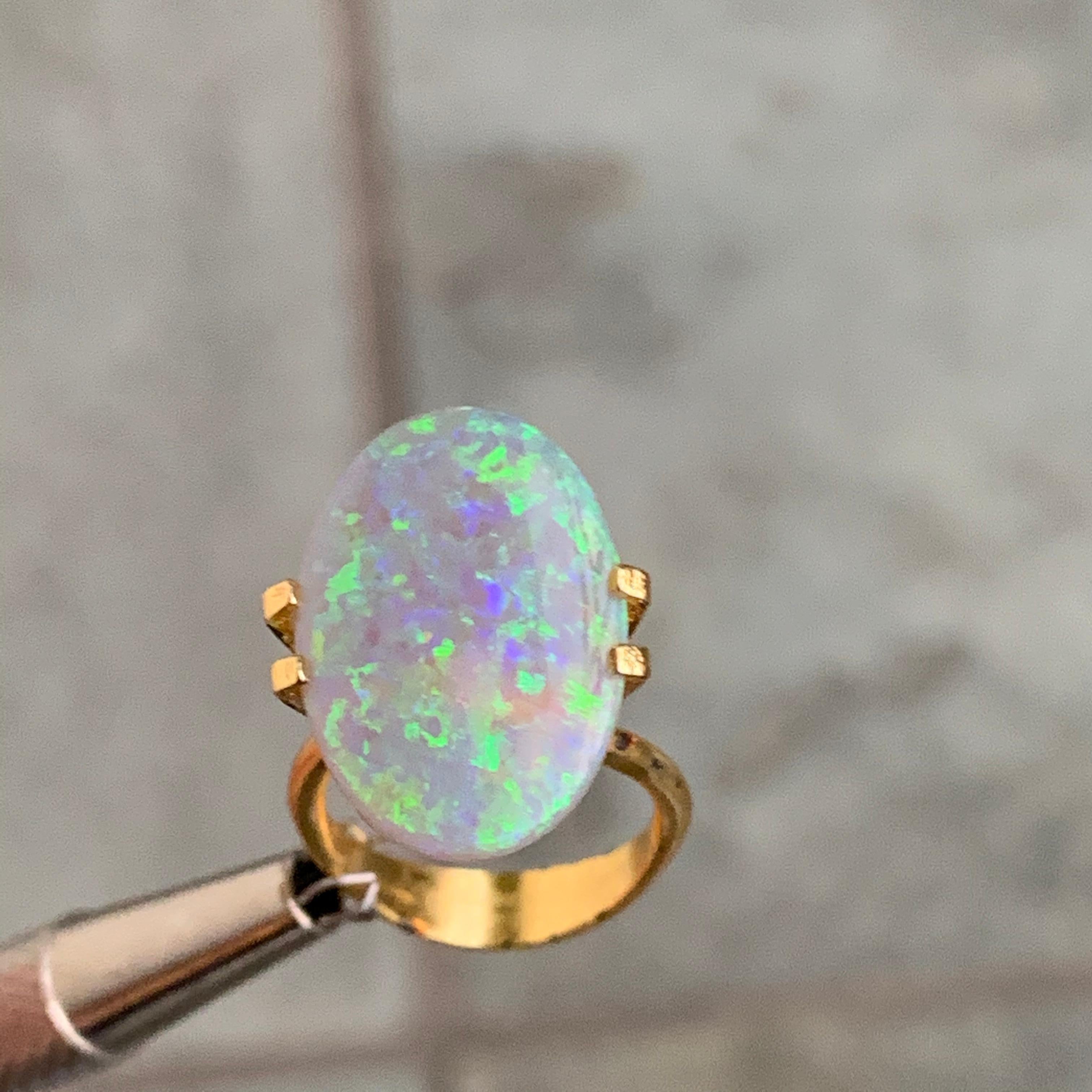 4,24 Karat Weißer Opal Lose Edelstein (Ovalschliff) im Angebot