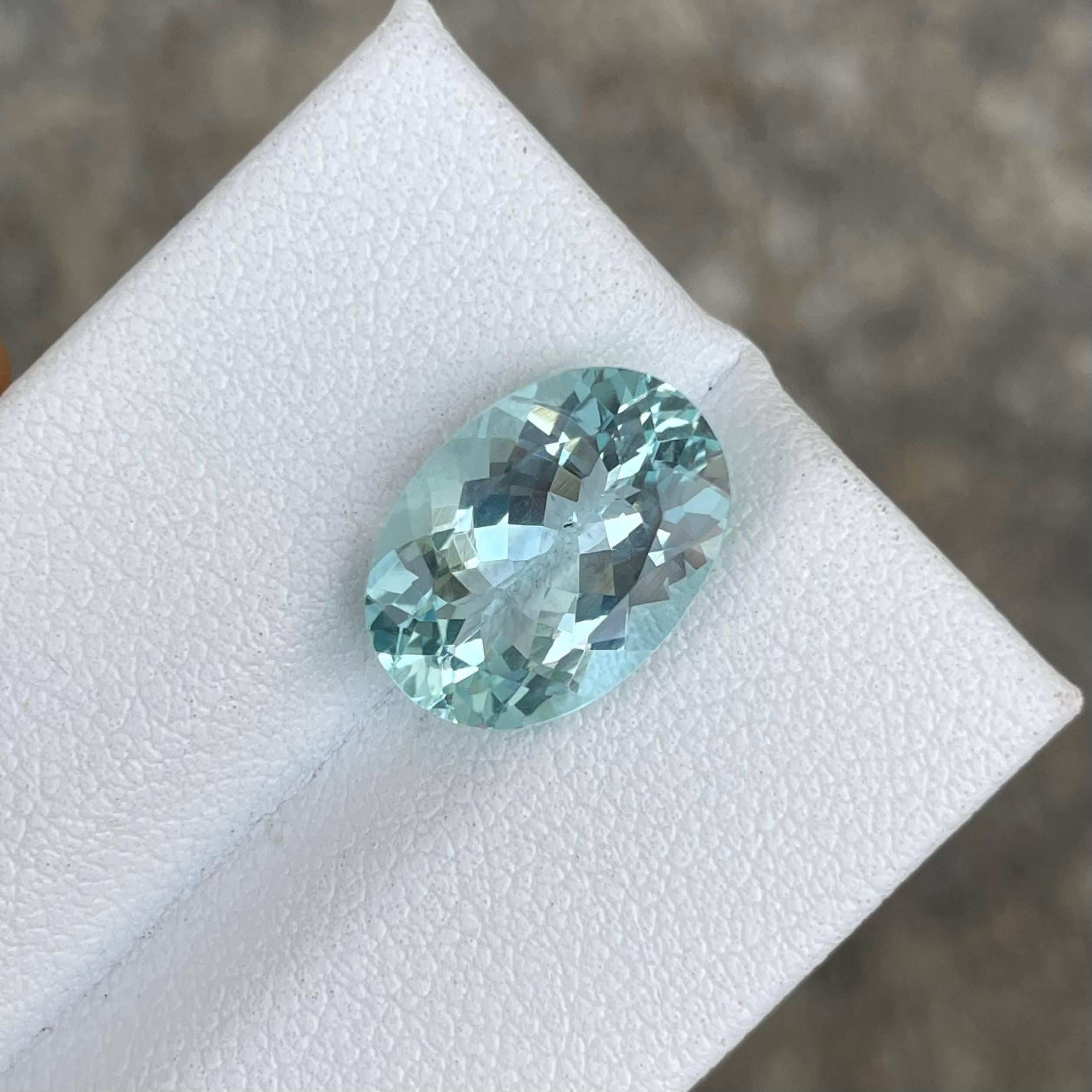 Peso 4,24 quilates 
Dimensiones 13,4x9,7x5,9 mm
Tratamiento ninguno 
Origen África 
Claridad VVS 
Forma ovalada
Corte facetado 


Esta gema de aguamarina azul de 4,24 quilates es una impresionante piedra natural de talla ovalada, procedente de los