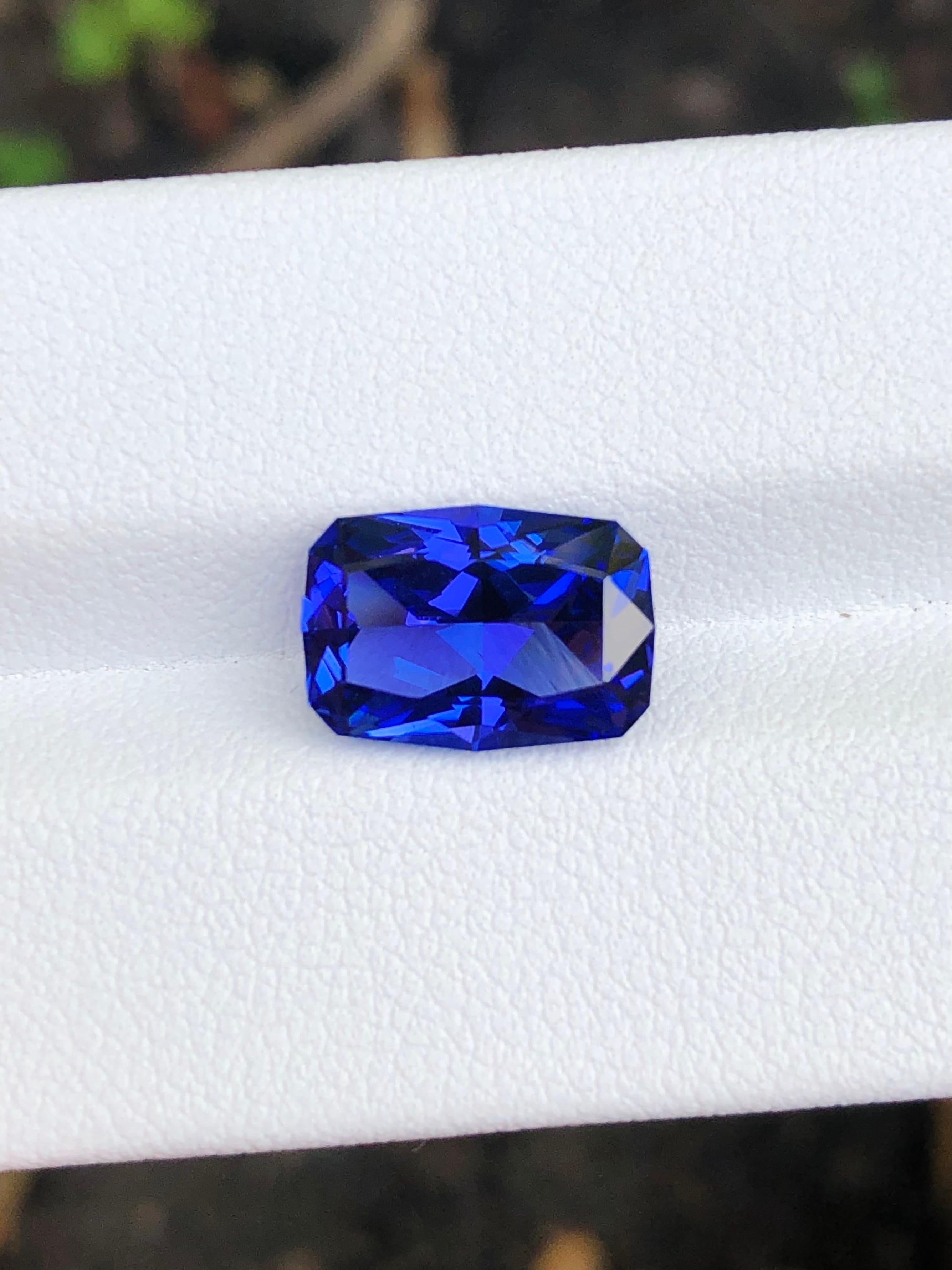 TZA91~
4,24 Karat Natürlicher Tansanit Königsblau Blaue Farbe Edelstein 

EDELSTEINBESCHREIBUNG
Spezies:   Tansanit
Sorte: Tansanit
Gewicht: 4,24 ct
Farbe:Blau
Schnitt:  Ausgezeichnet
Klarheit:   Auge sauber  
Herkunft:Tansania 
Behandlung :