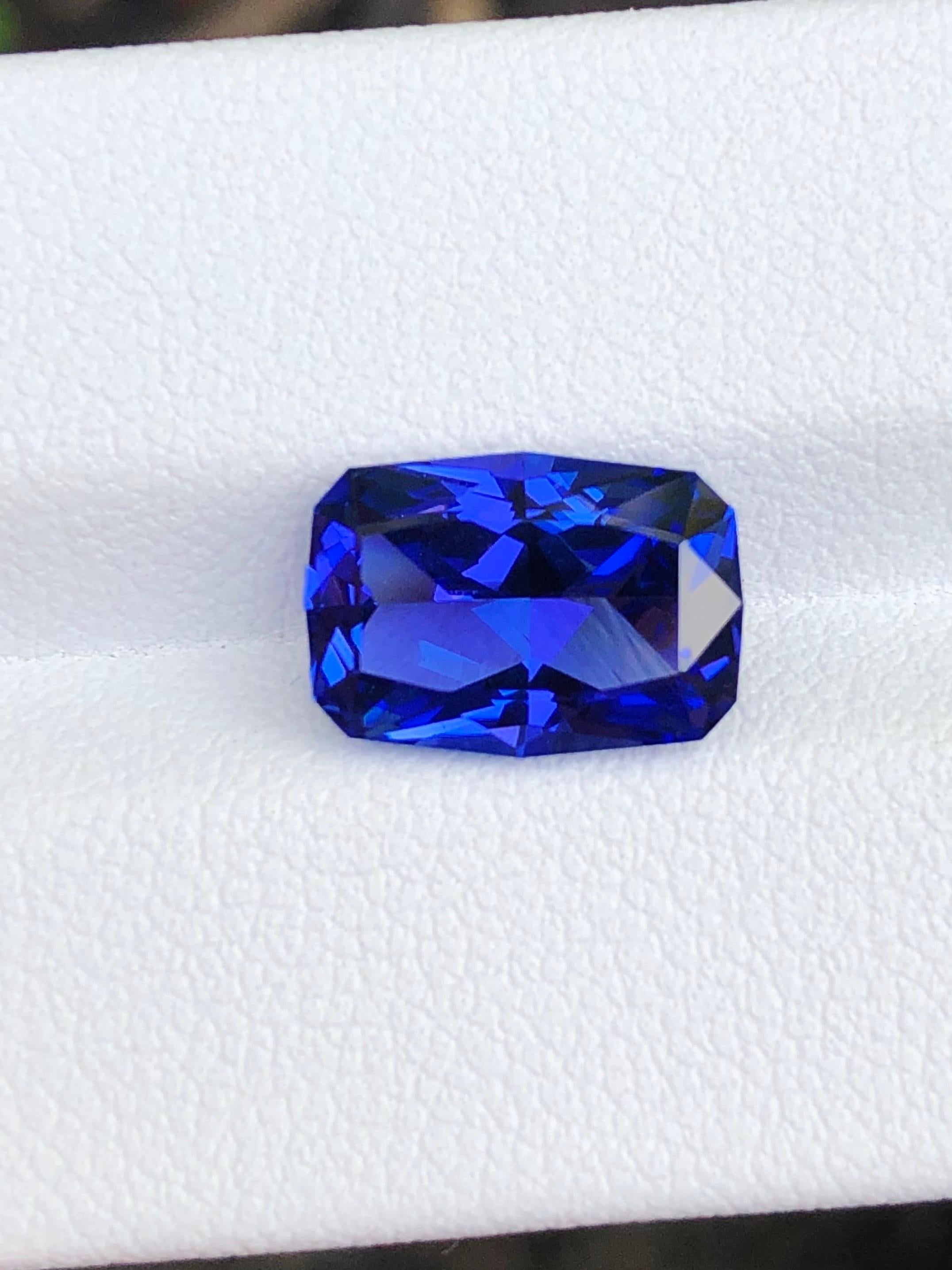 4.24 Ct Natural Tanzanite Royal Blue color Gemstone Perfect cut clean clarity For Sale 3