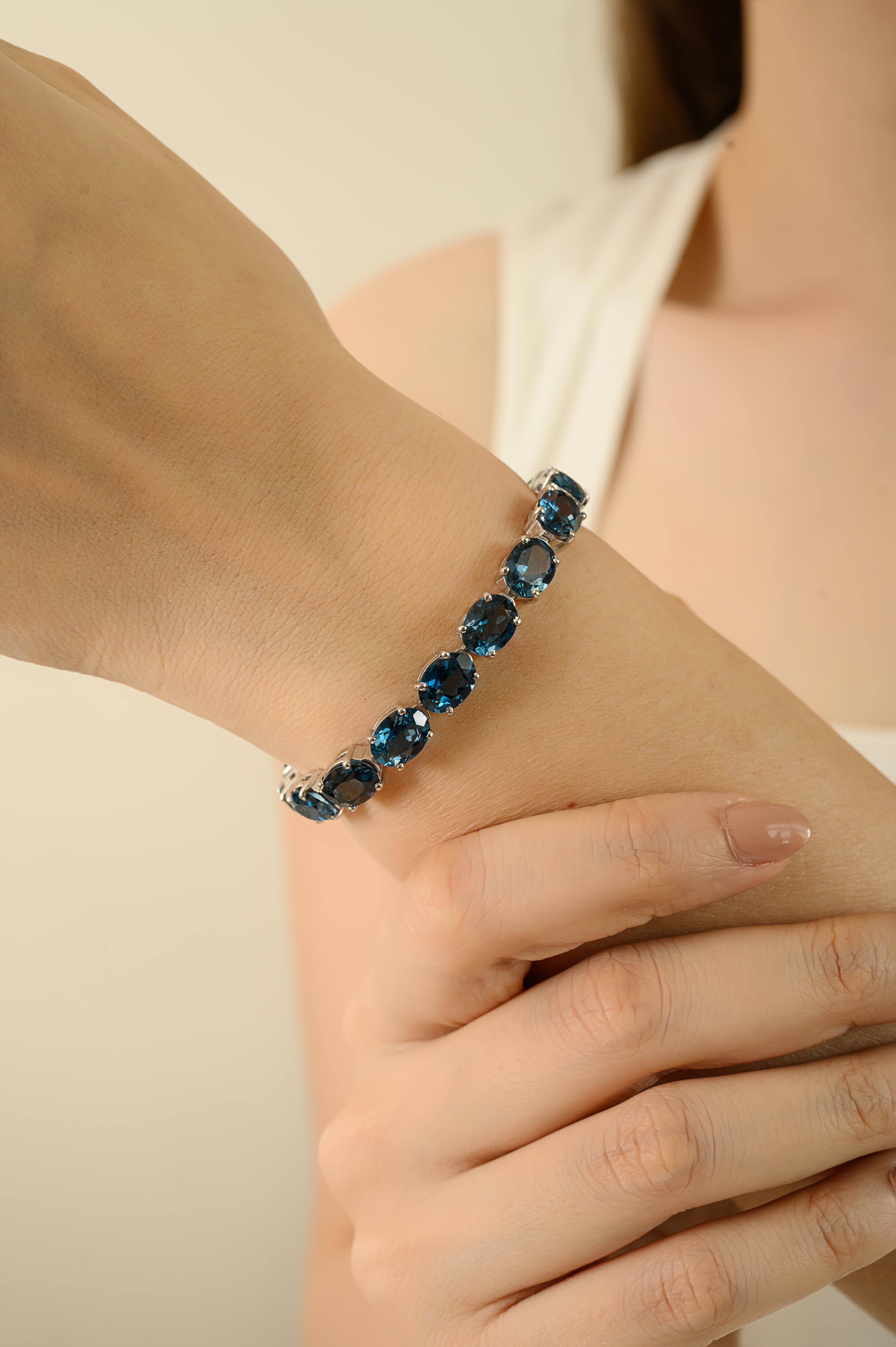 Taglio ovale 42,45 carati di topazio blu taglio ovale naturale Bracciale classico in argento 925 Regalo per lei in vendita
