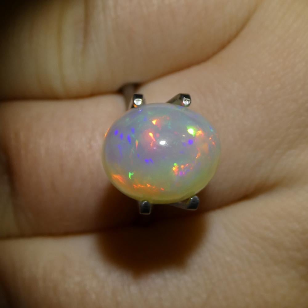 4,24 Karat Oval Cabochon Weißer Welo-Opal aus Äthiopien (Ovalschliff) im Angebot
