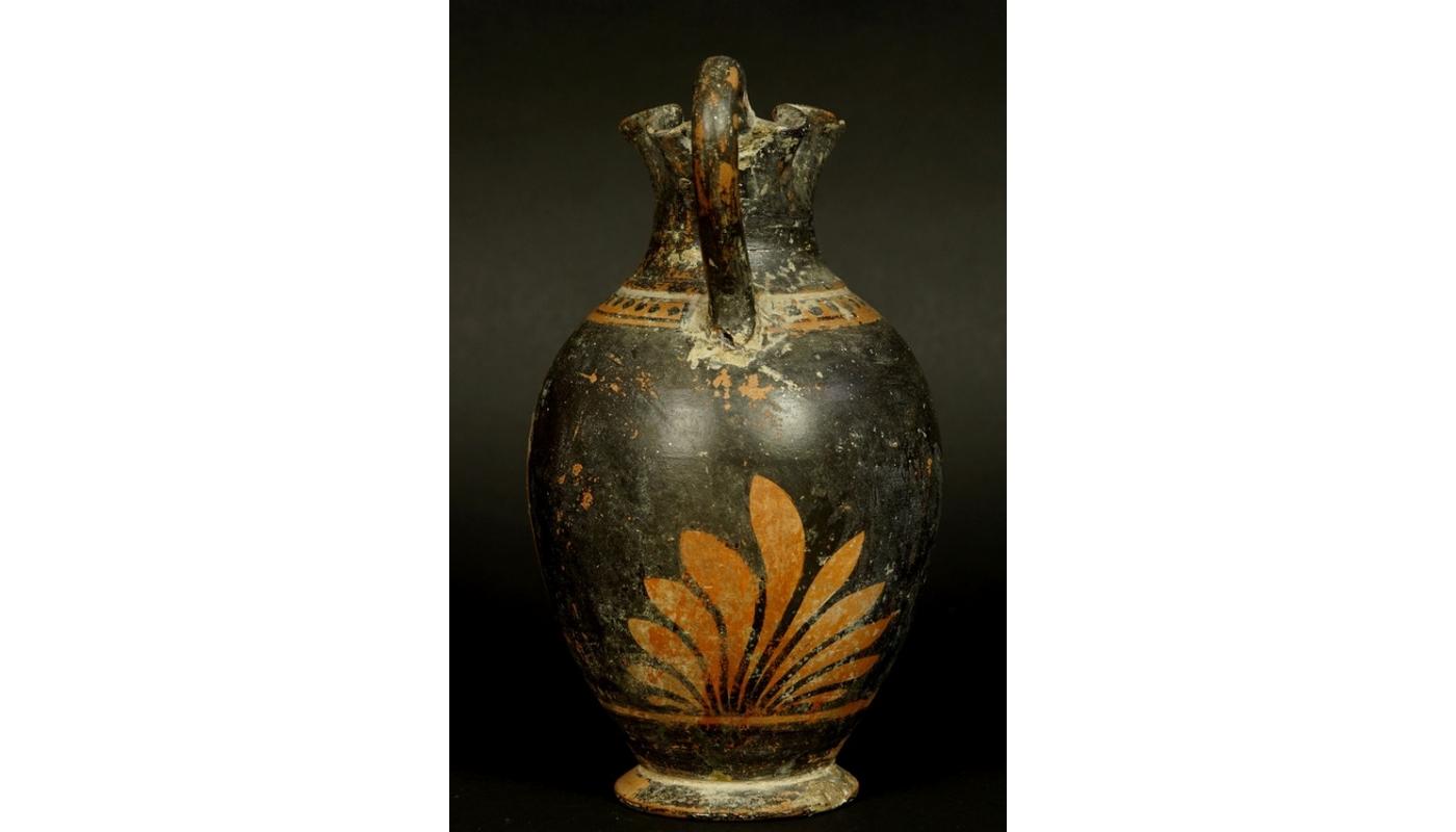 425-300 B.C. ancient Greece vase
An ancient vase of the Oinochoe type. It is a jug for pouring wine. Oinochoe appeared in various variants, characterized by one ear and a fancy shape of the stroke.
Good condition, visible places of gluing
The