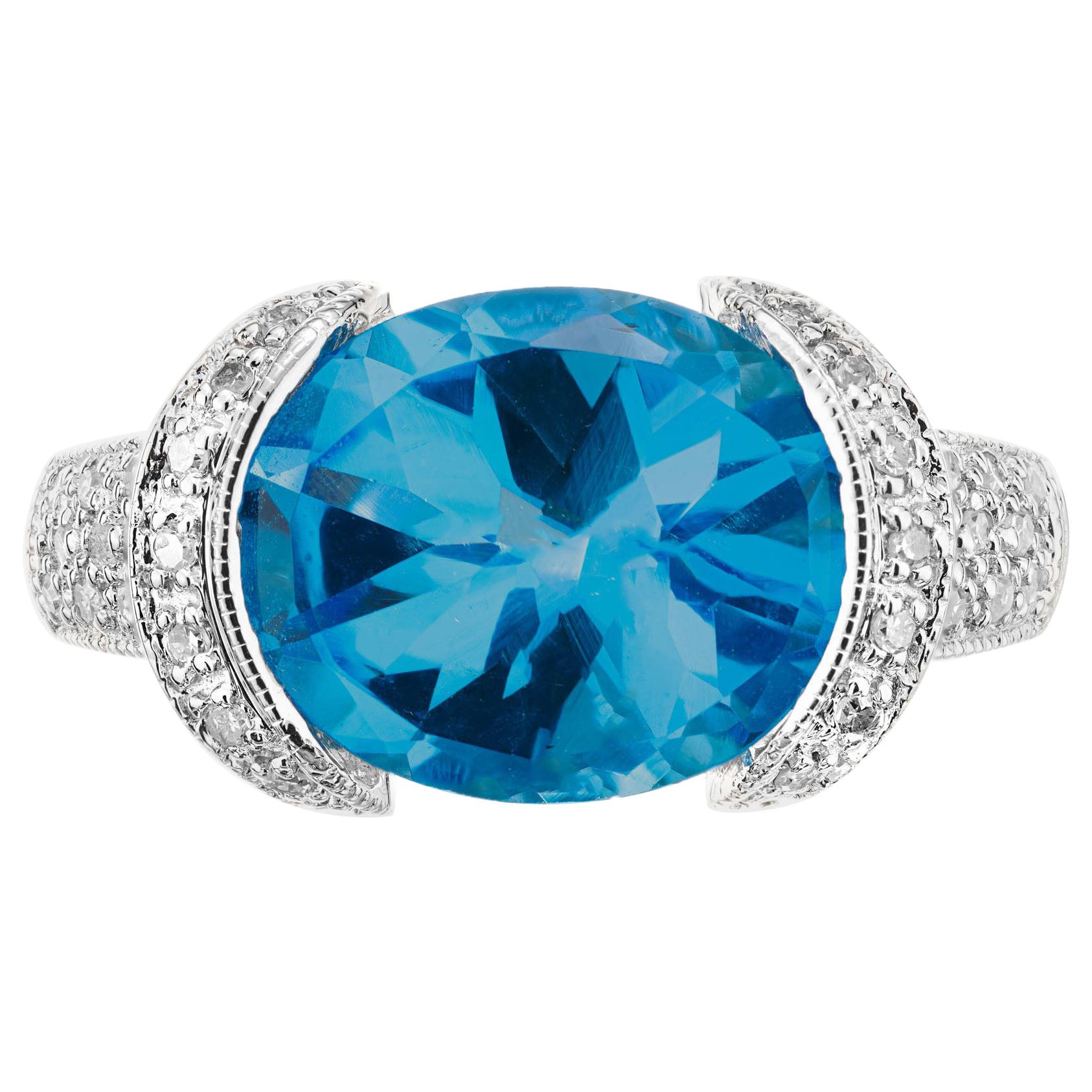 Bague cocktail en or blanc avec topaze bleue de Londres de 4,25 carats