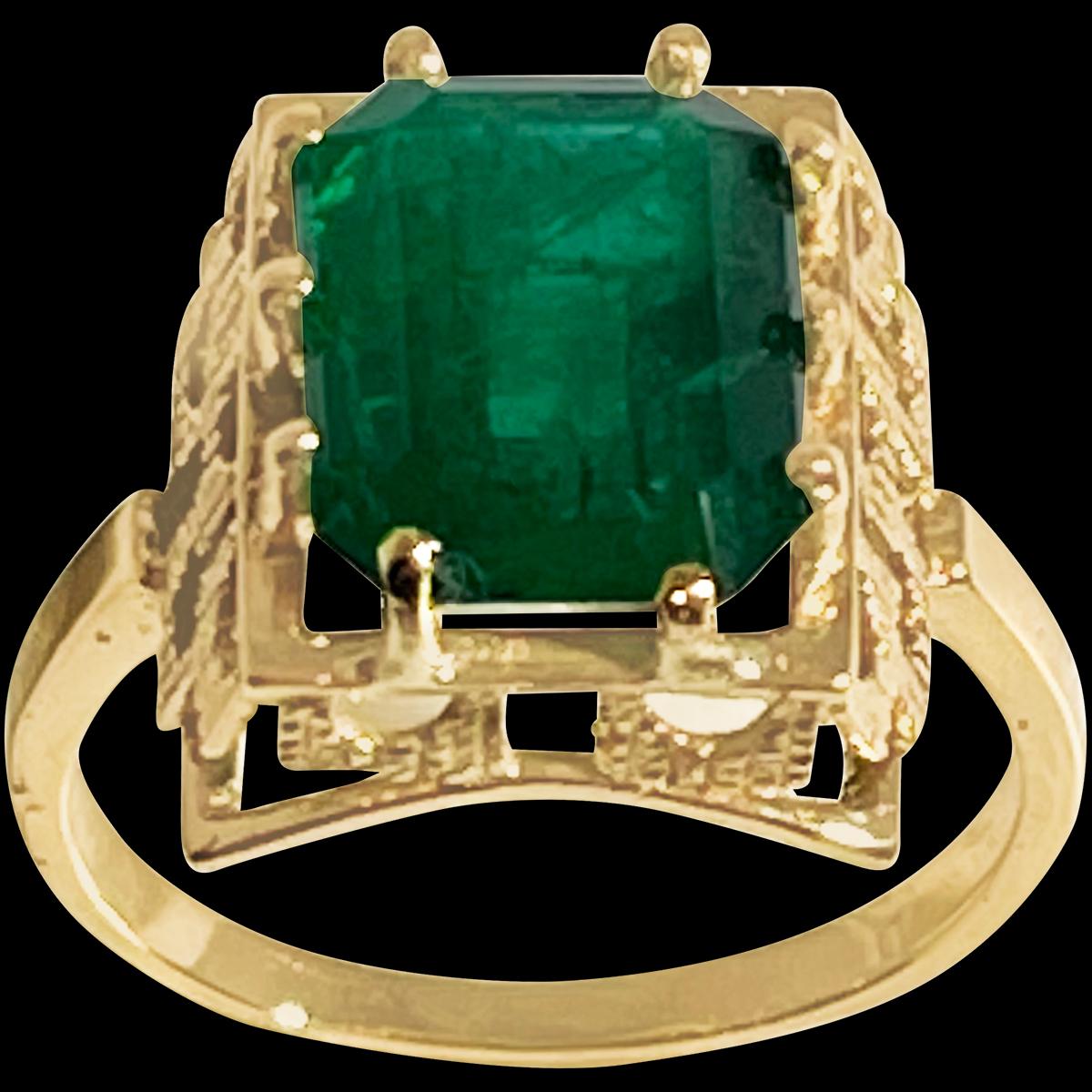 4.25 Carat Natural Emerald Cut Emerald Ring 14 Karat Yellow Gold In Excellent Condition For Sale In New York, NY