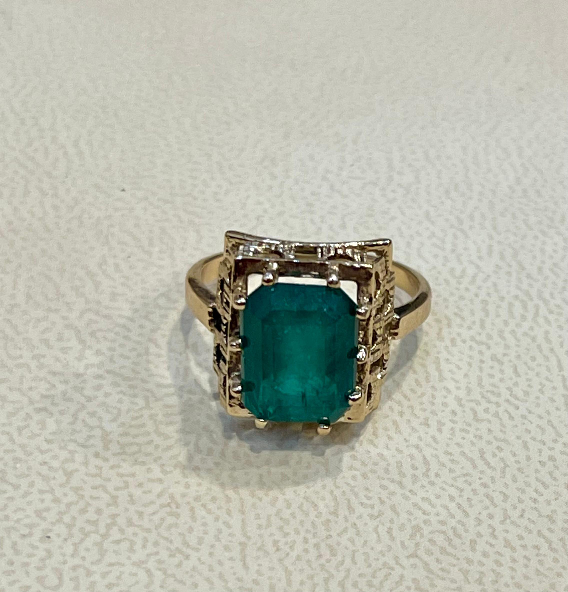 4.25 Carat Natural Emerald Cut Emerald Ring 14 Karat Yellow Gold For Sale 2