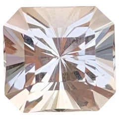 Merveilleuse topaze dorée taille fantaisie de 4,25 carats