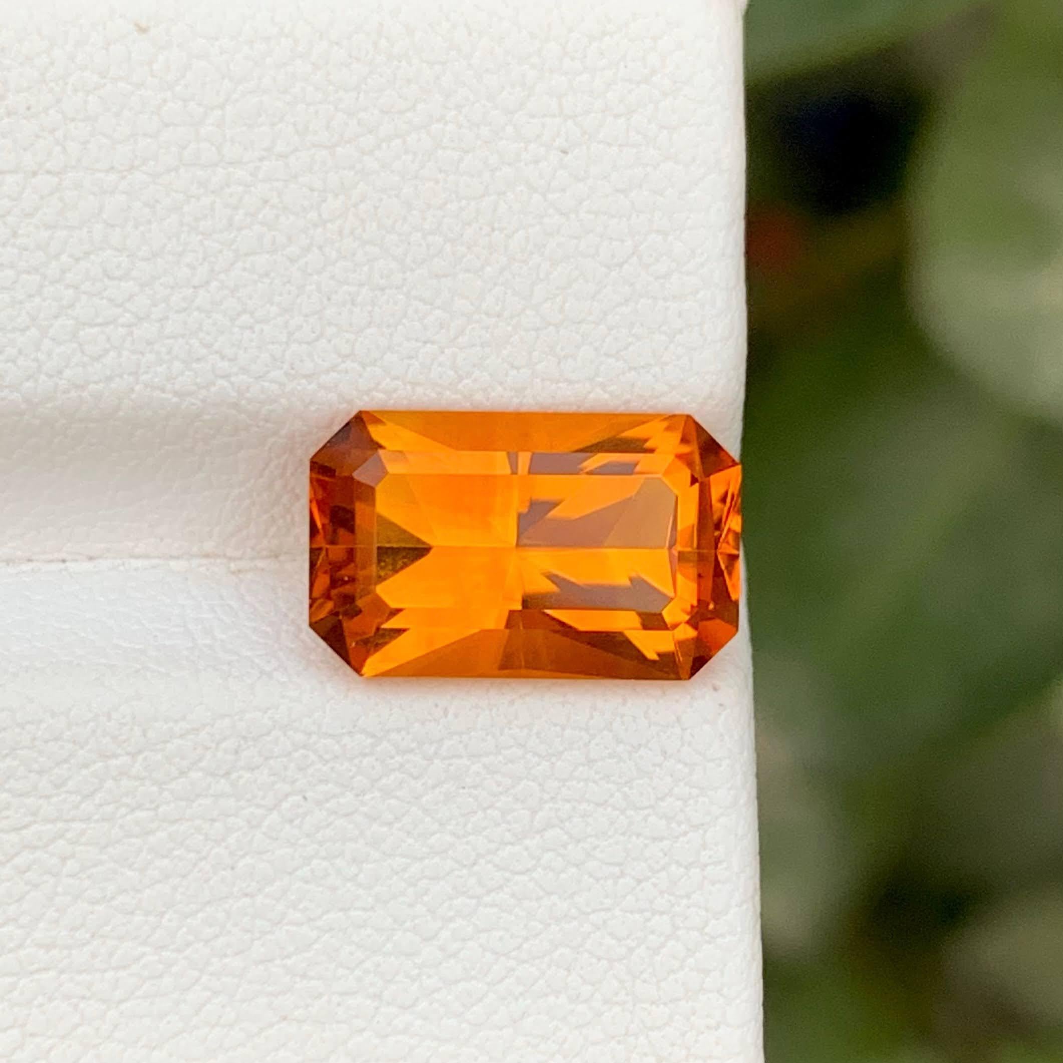 Modern 4.25 Carat Natural Loose Madeira Citrine Stone Emerald Cut Brazilian Gemstone For Sale