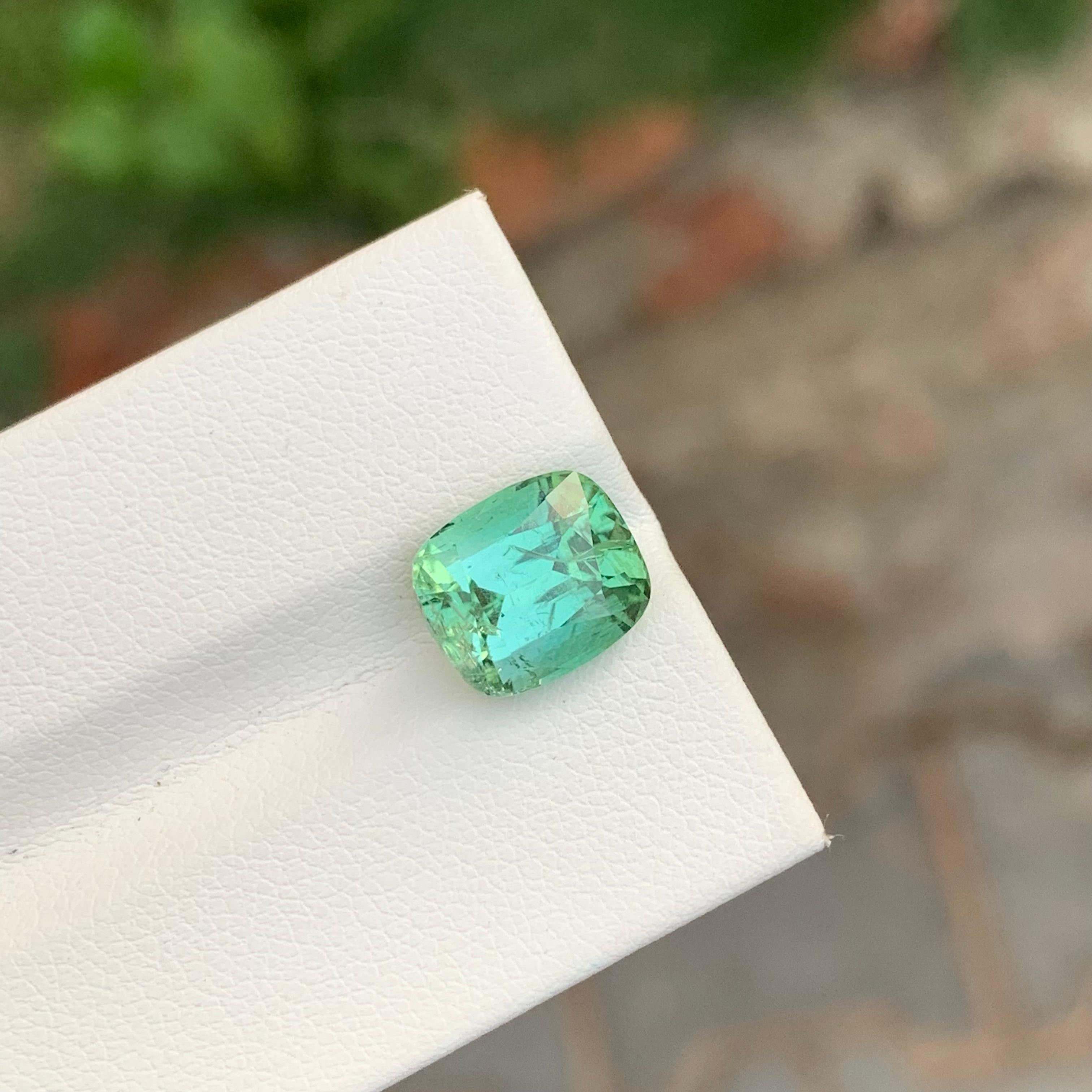 4.25 Carat Natural Loose Mint Tourmaline Cushion Shape Gem From Afghanistan Mine en vente 1