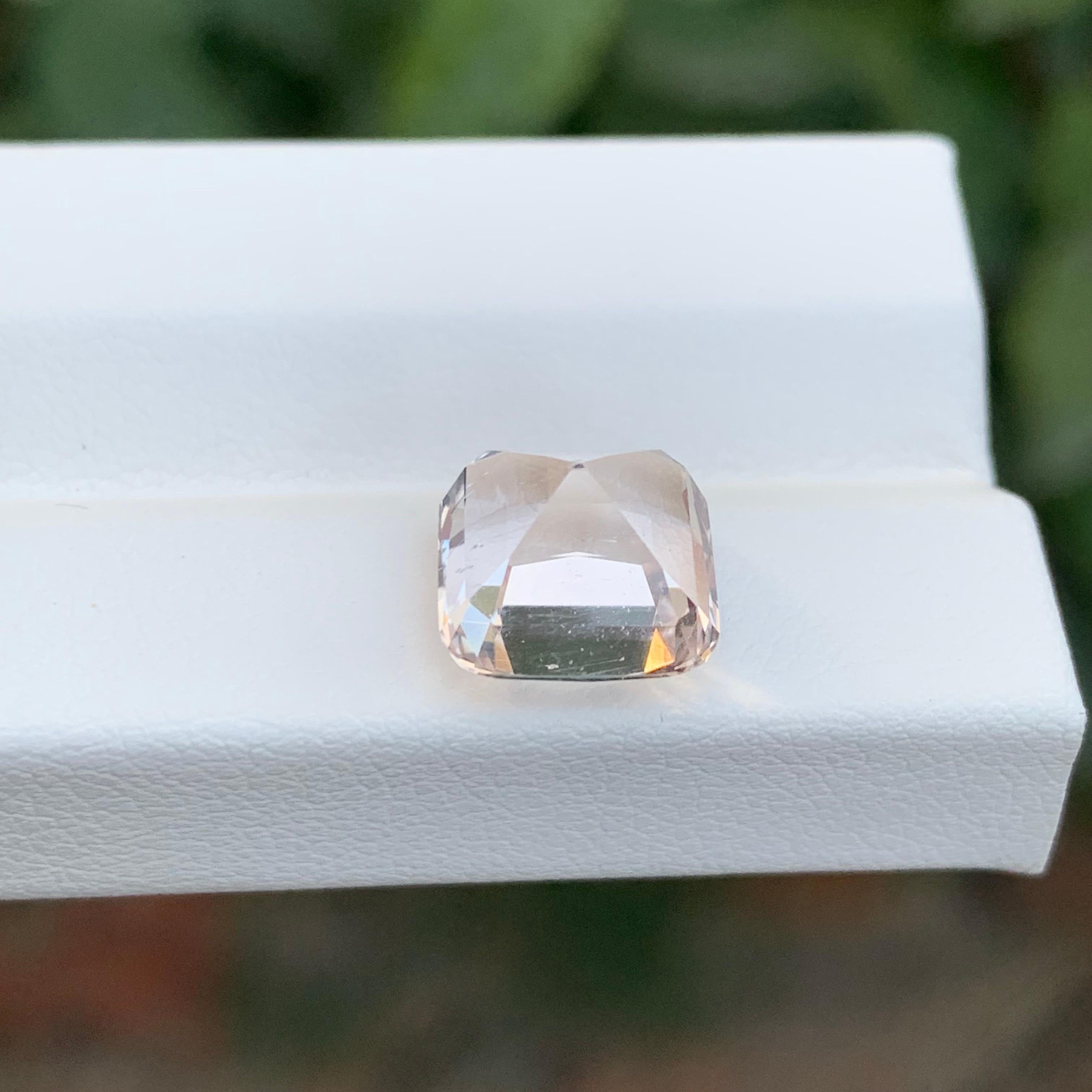 4.25 Carat Natural Loose Morganite Cushion Shape Gemstone (pierre précieuse en forme de coussin) en vente 6