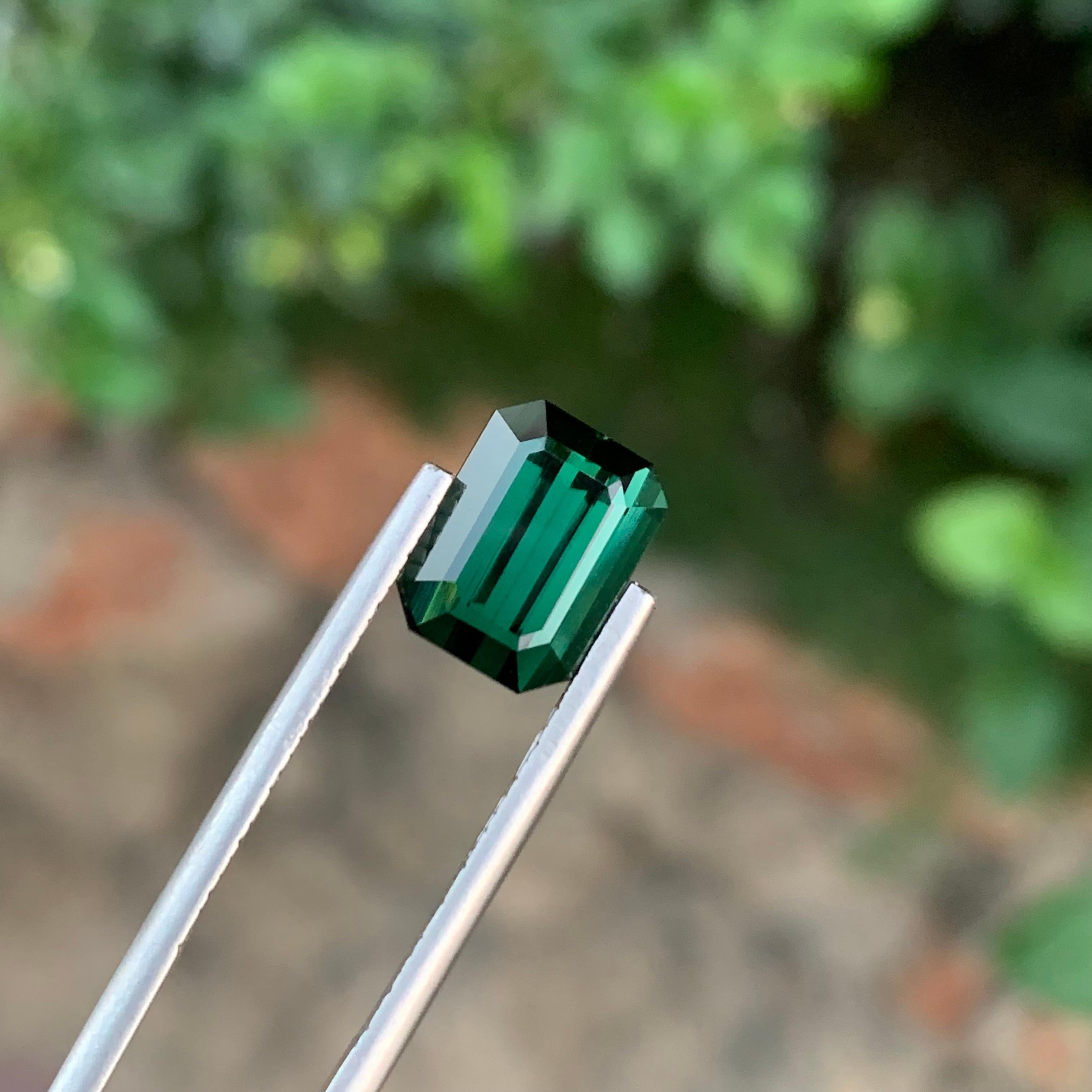 4.25 Carat Natural Vivid Green Loose Tourmaline Emerald Shape Gem For Jewellery For Sale 1