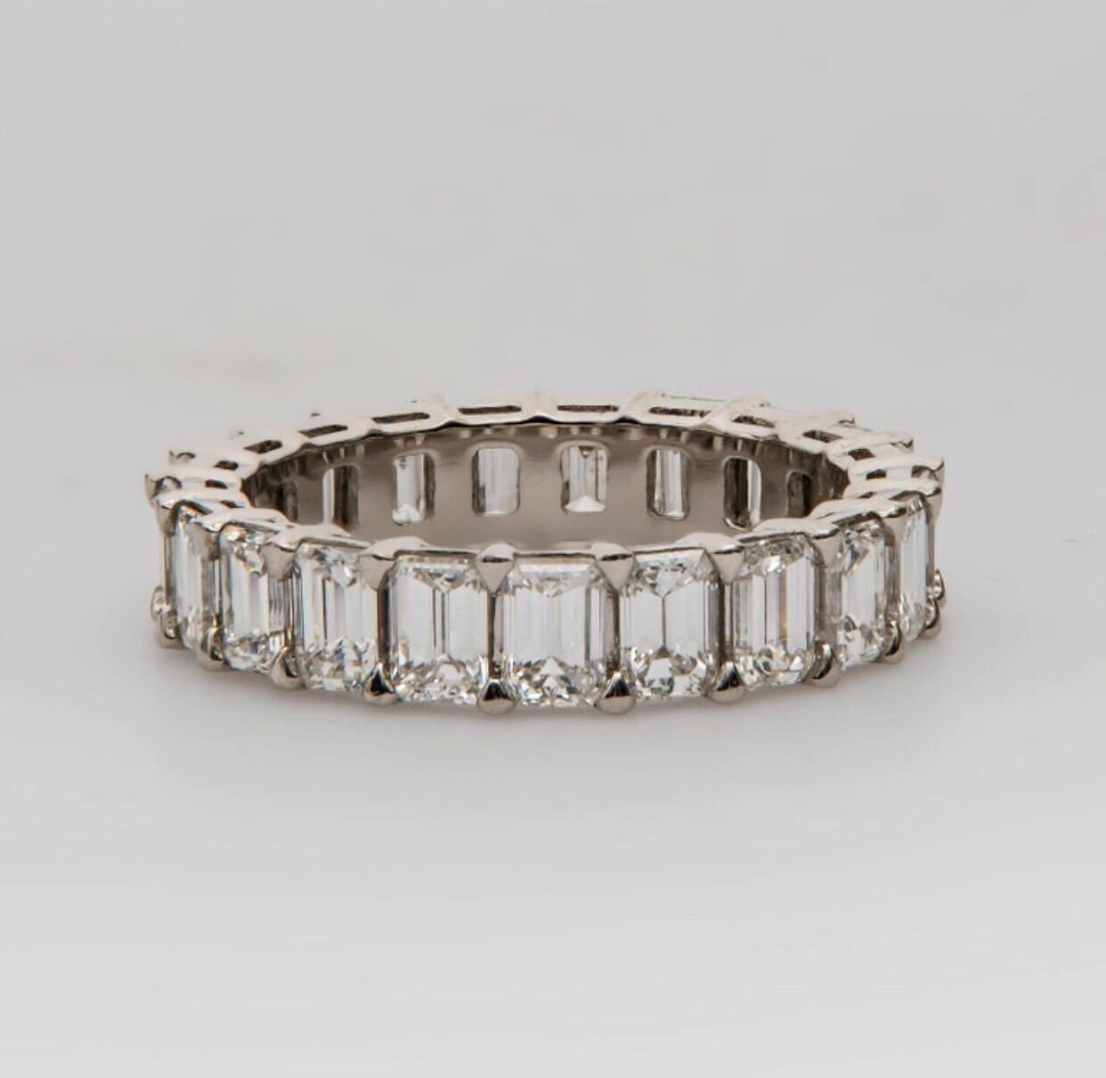 4.25 Carat Total Weight Emerald Cut Diamond Eternity Band, Platinum In New Condition In Houston, TX