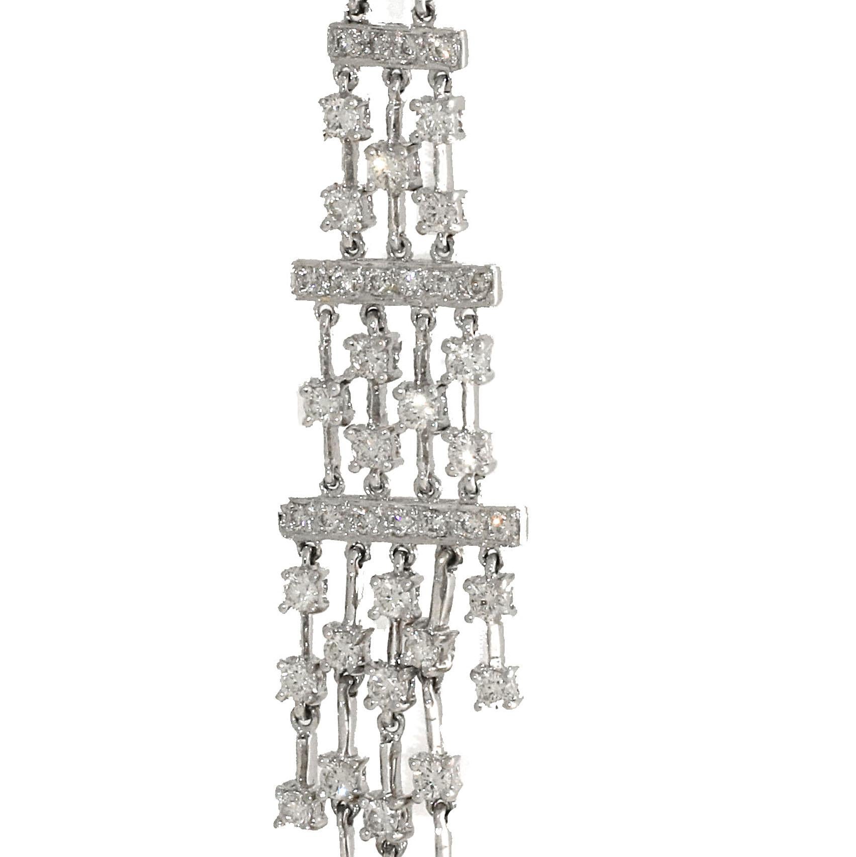 4.25 Carat White Diamond Dangle Chandelier Earrings, White Gold In Excellent Condition In Beverly Hills, CA