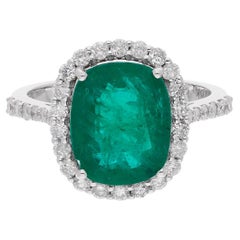 4,25 Karat sambischer Smaragd-Cocktailring mit 0,62 Karat Diamant aus 18 Karat Weißgold