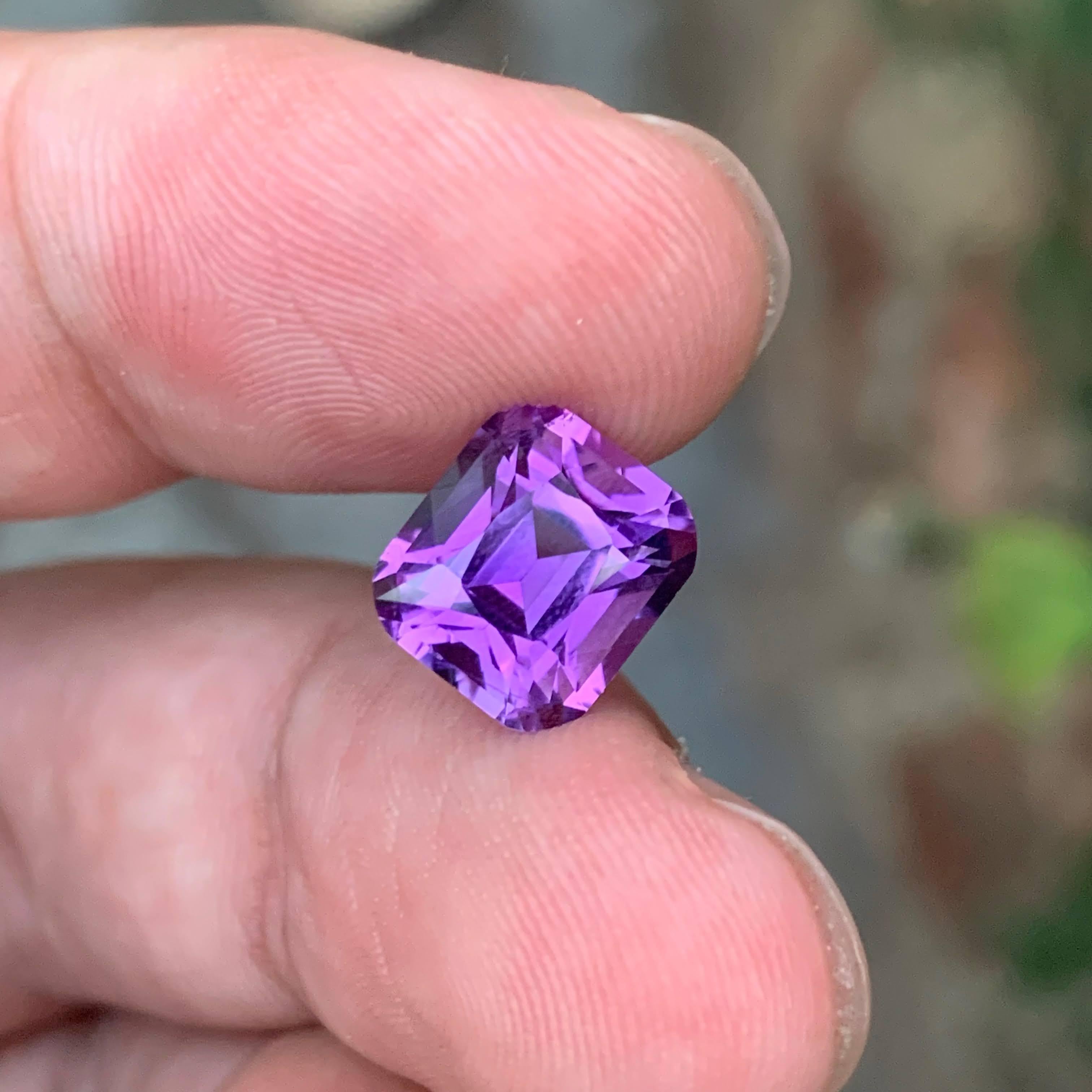 4.25 carats Purple Amethyst Stone Cushion Cut Natural Brazilian Gemstone (Améthyste violette taillée en coussin) en vente 2