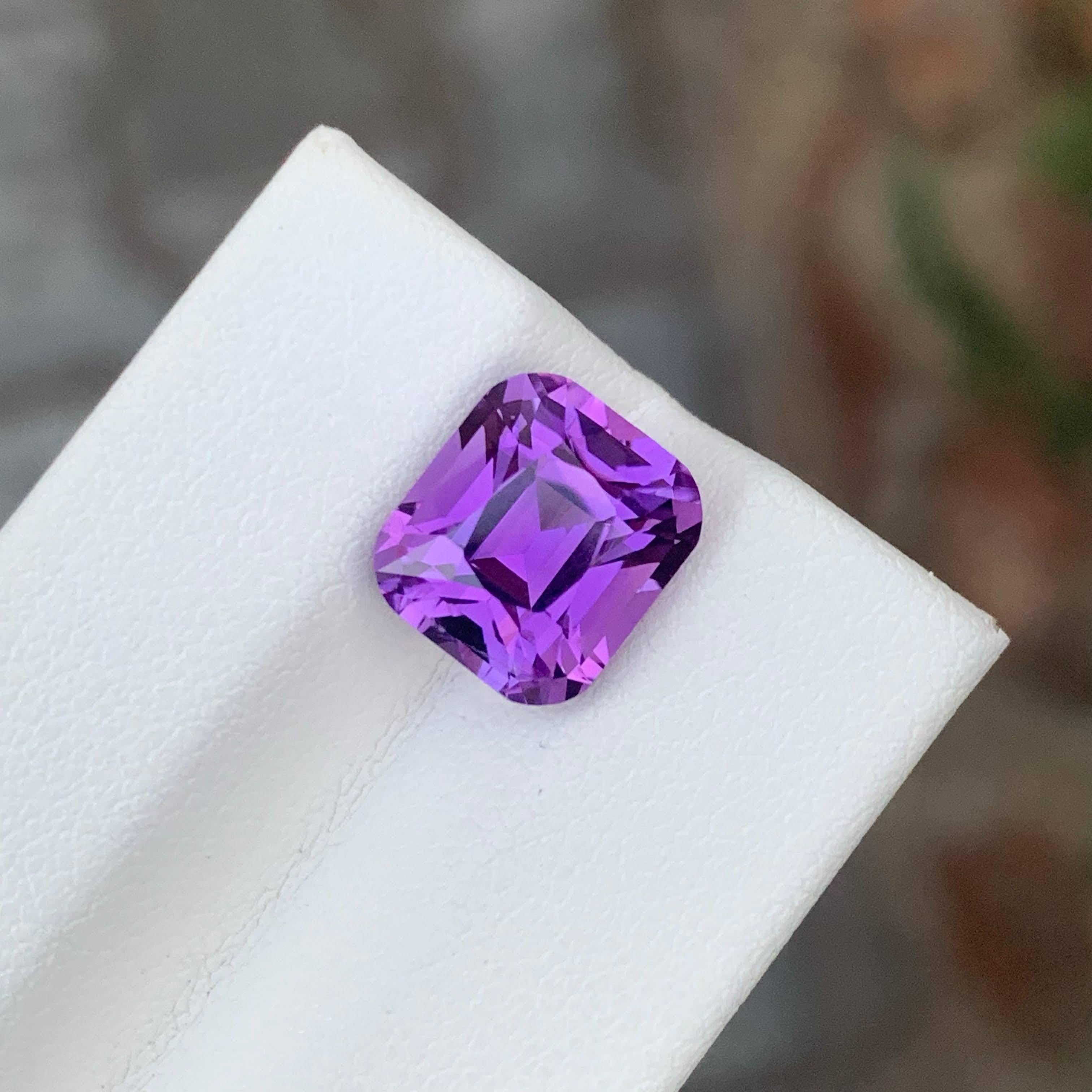 4.25 carats Purple Amethyst Stone Cushion Cut Natural Brazilian Gemstone (Améthyste violette taillée en coussin) en vente 3