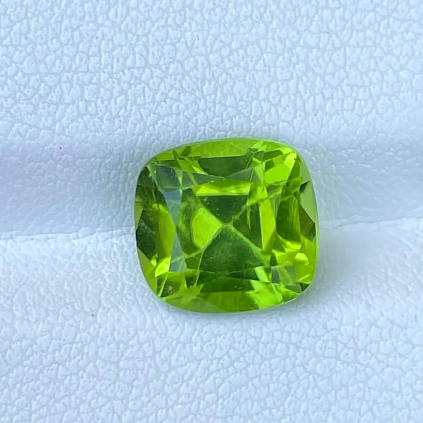 4,25 Karat Weicher Grüner Peridot Stein Kissenschliff Natürlicher Pakistanischer Edelstein im Angebot 2
