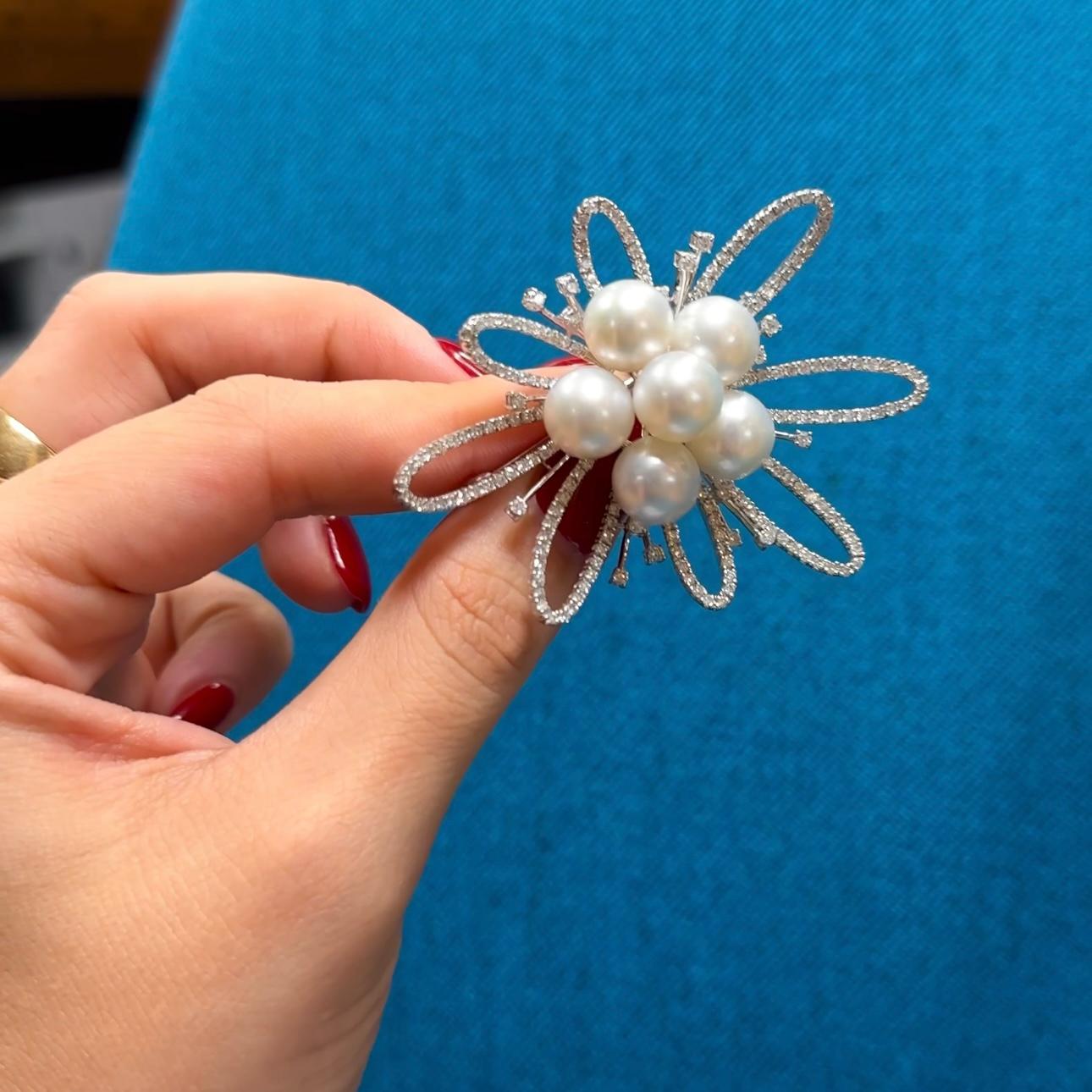4.25 CT Antique Pearl and Diamond Brooch In New Condition For Sale In New York, NY