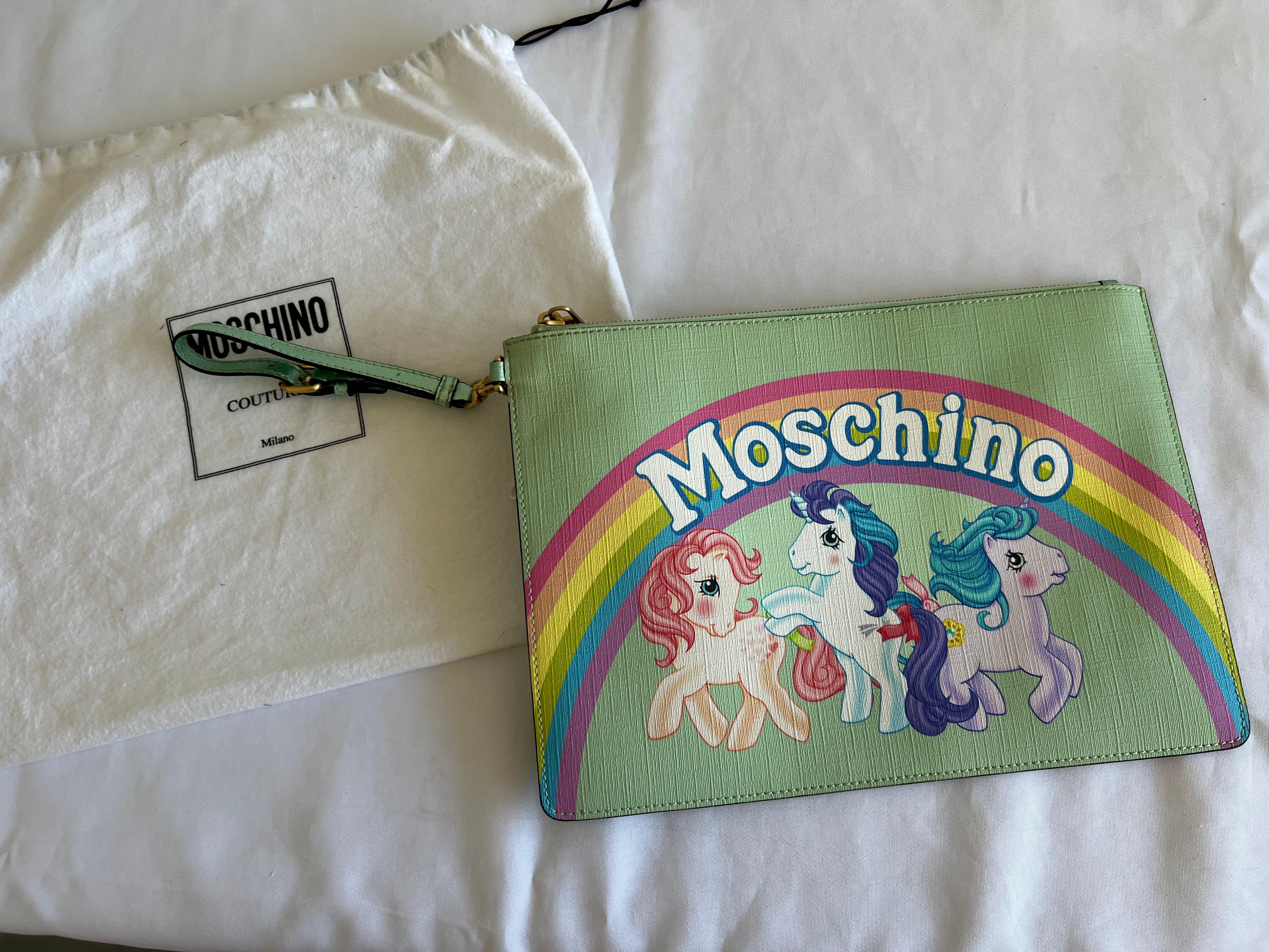 LAST ONE AVAILABLE!



*SAME DAY EXPEDITED SHIPPING*


MOSCHINO COUTURE

Green My Little Pony XL Clutch

SS18 Collection by Jeremy Scott

MSRP $425+tax!



100% Authentic!!!


Condition: Brand new with original Moschino tags attached

Includes the