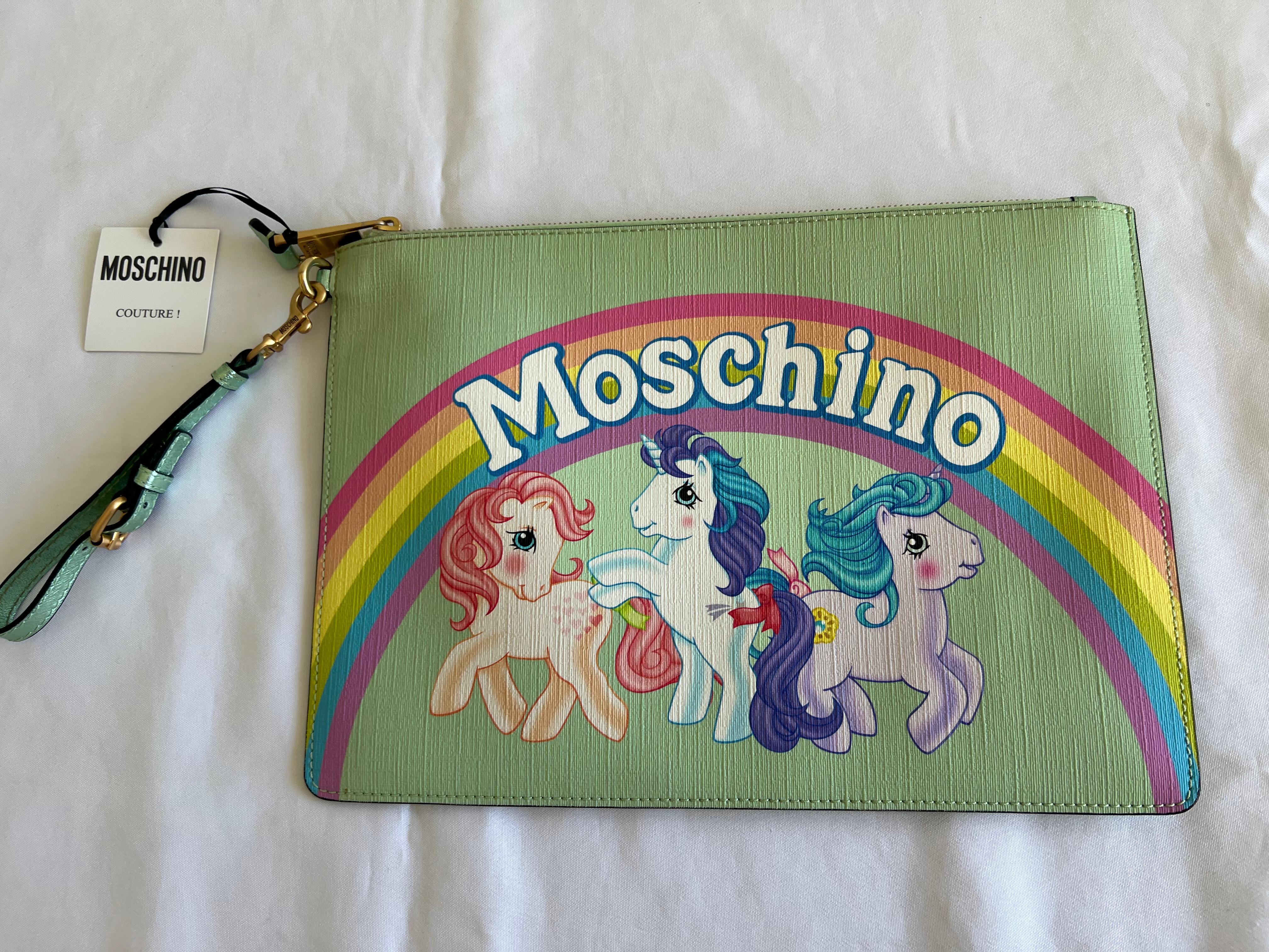 $425 SS18 Moschino Couture Jeremy Scott My Little Pony Green Rainbow Clutch Bag In New Condition In Los Angeles, CA