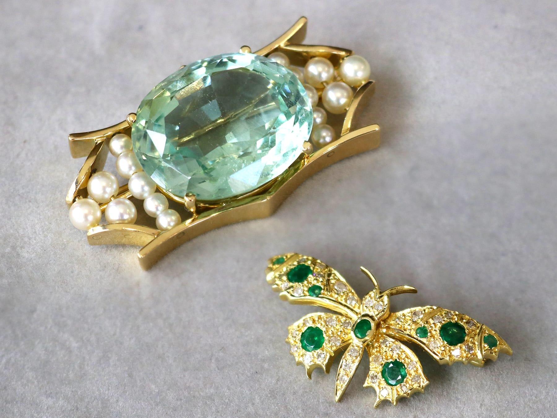 Oval Cut 42.50 Carat Aquamarine and Pearl, 18k Yellow Gold Birks Brooch Circa 1935 For Sale