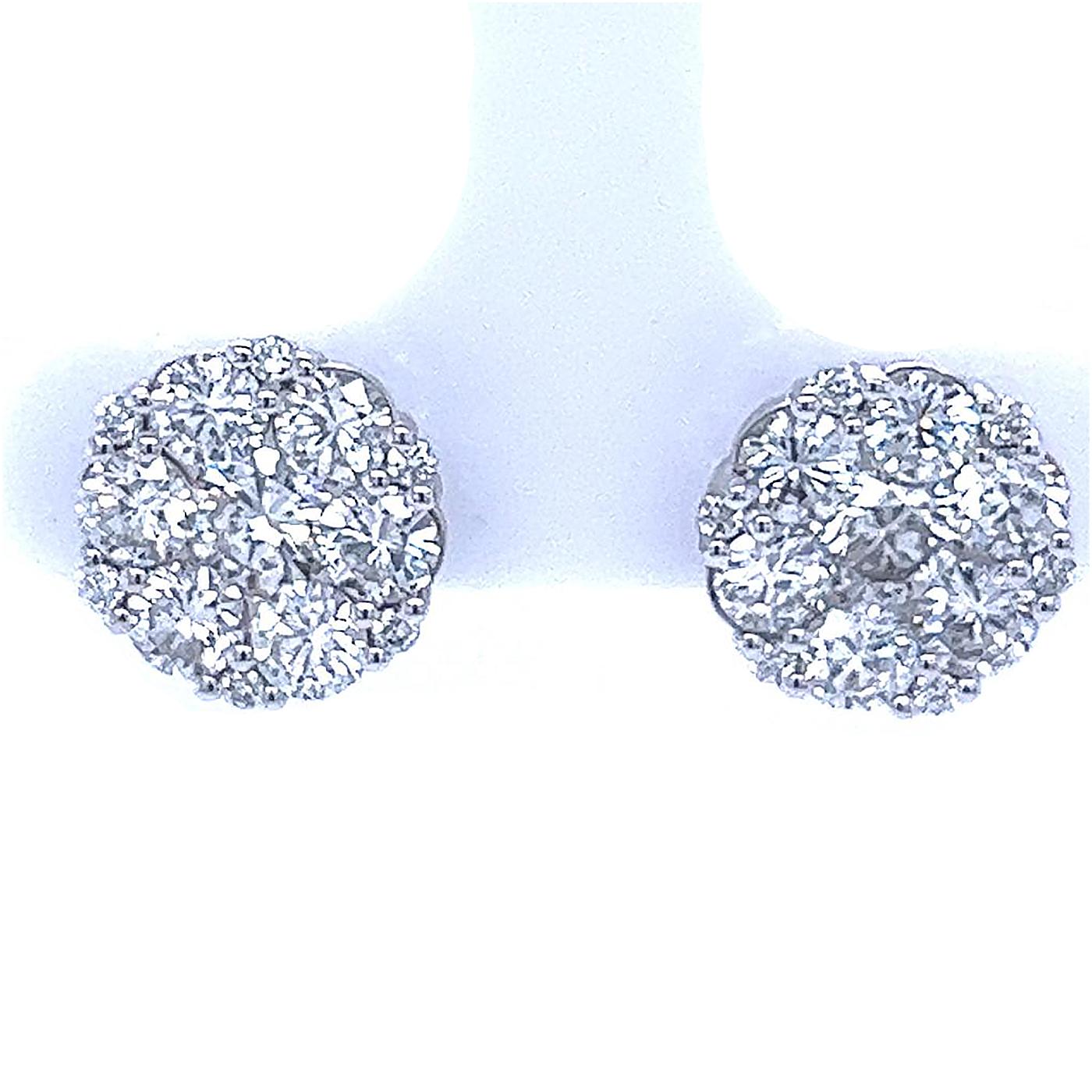 4.25ctw Round Cut 14 Karat White Gold Multi-Diamond Stud Earrings In Good Condition For Sale In Aventura, FL